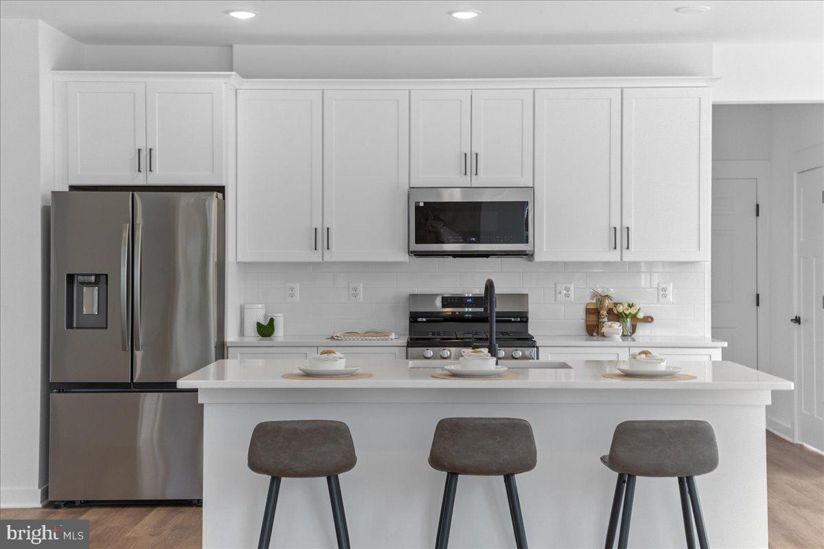 EMERALD FARM - Residential