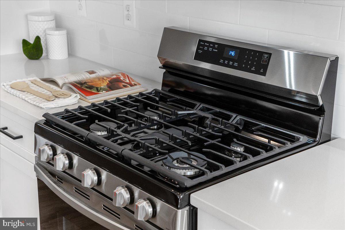 EMERALD FARM - Residential