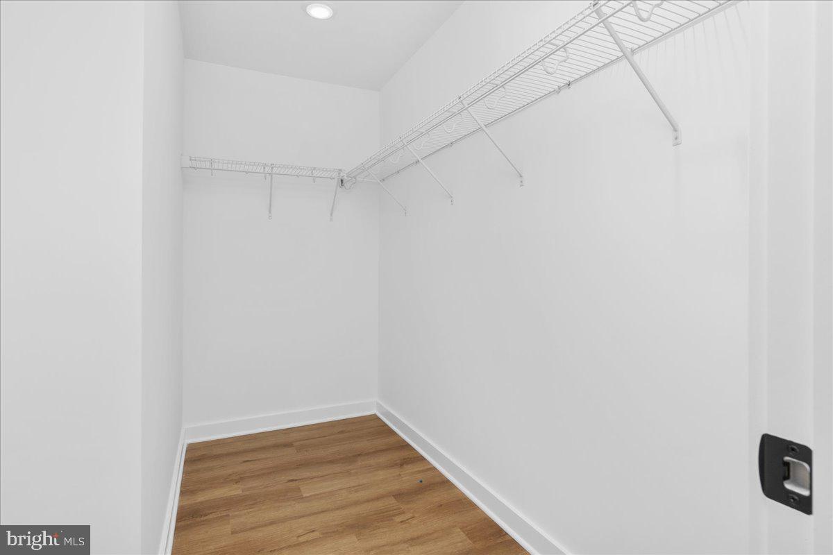 EMERALD FARM - Residential