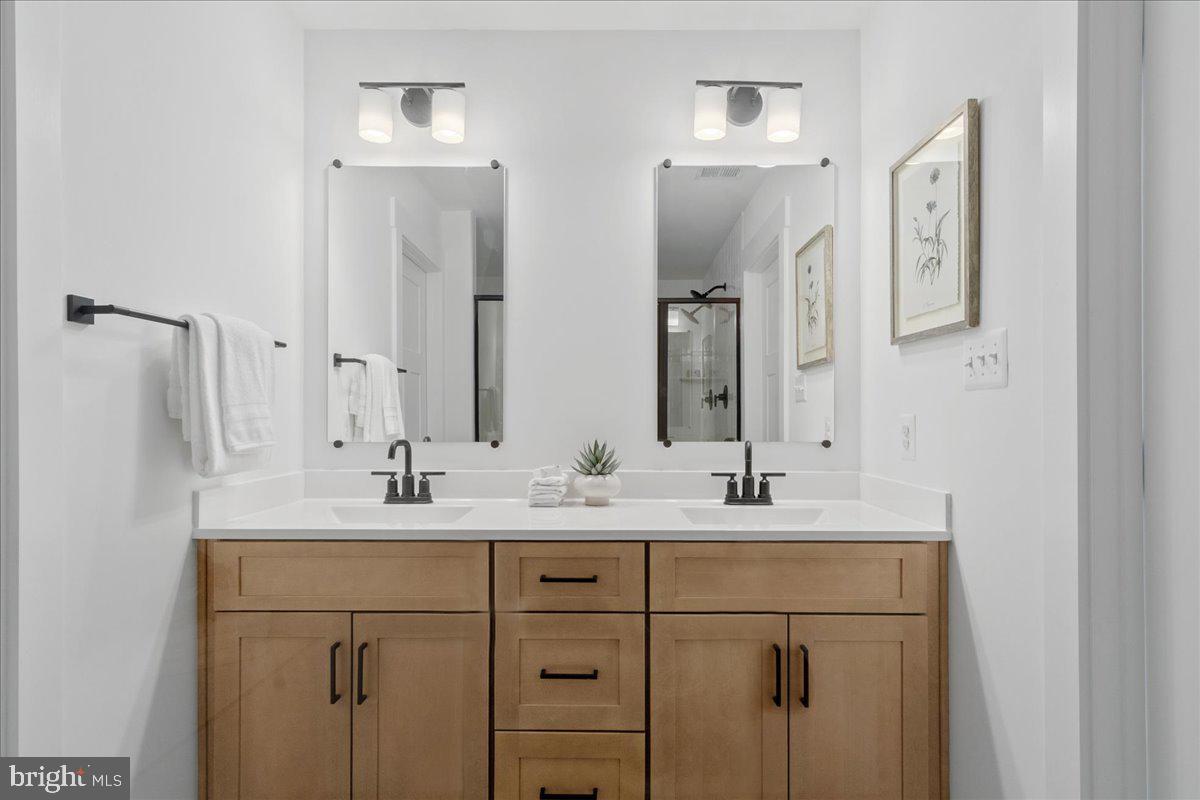 EMERALD FARM - Residential