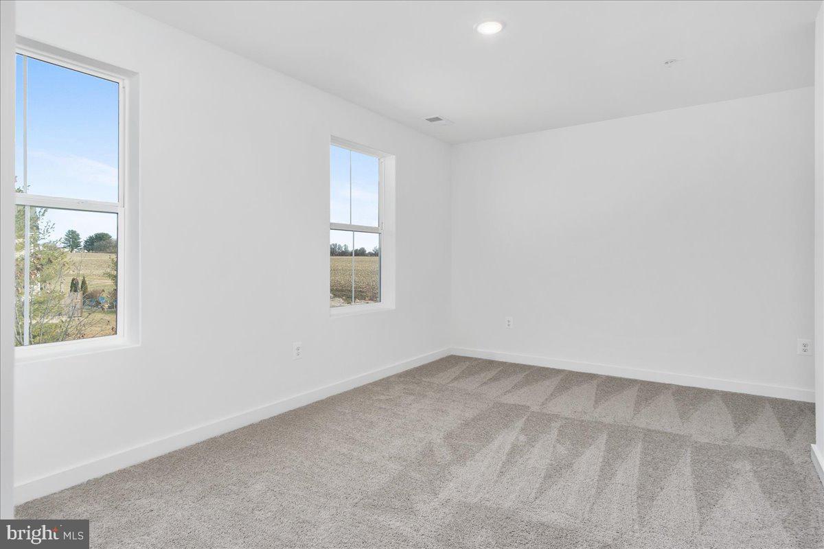 EMERALD FARM - Residential