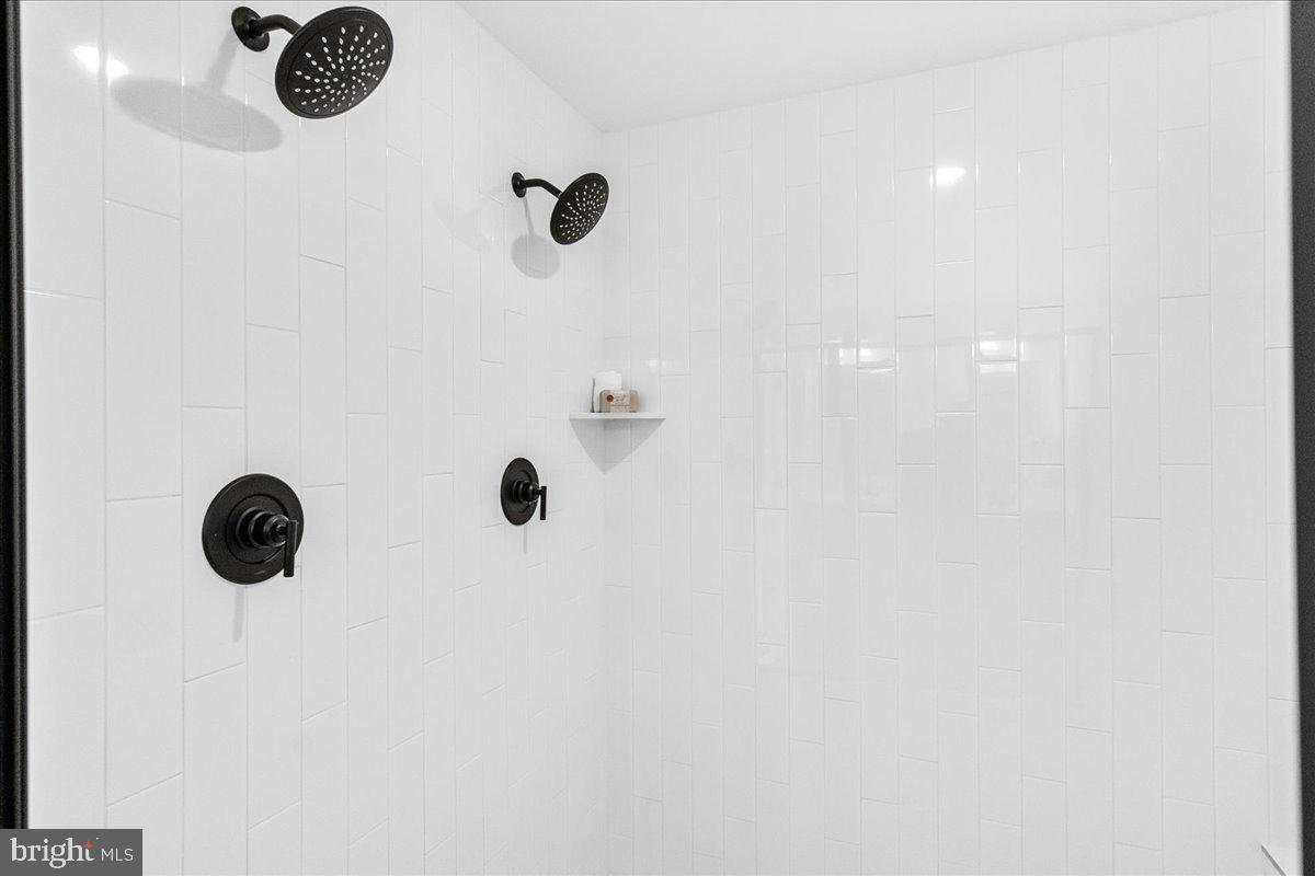 EMERALD FARM - Residential