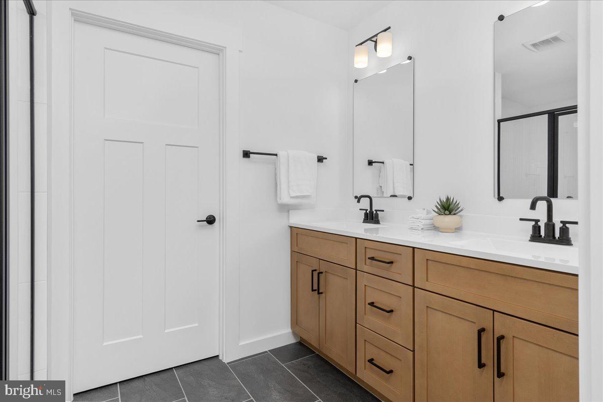 EMERALD FARM - Residential