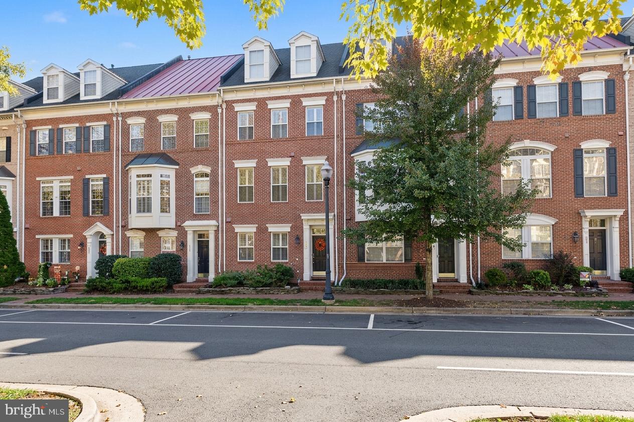 306 CAMERON BOULEVARD