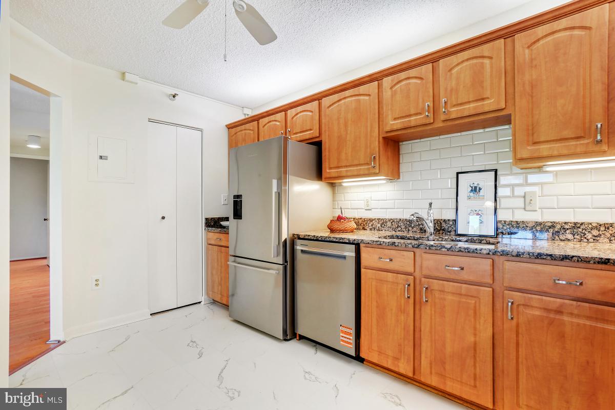 GREENS AT LEISURE WORLD - Residential