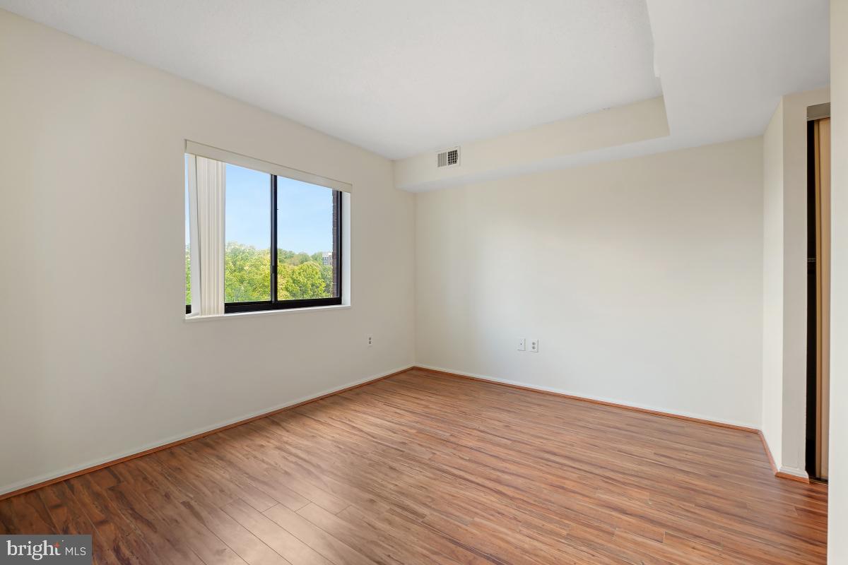 GREENS AT LEISURE WORLD - Residential