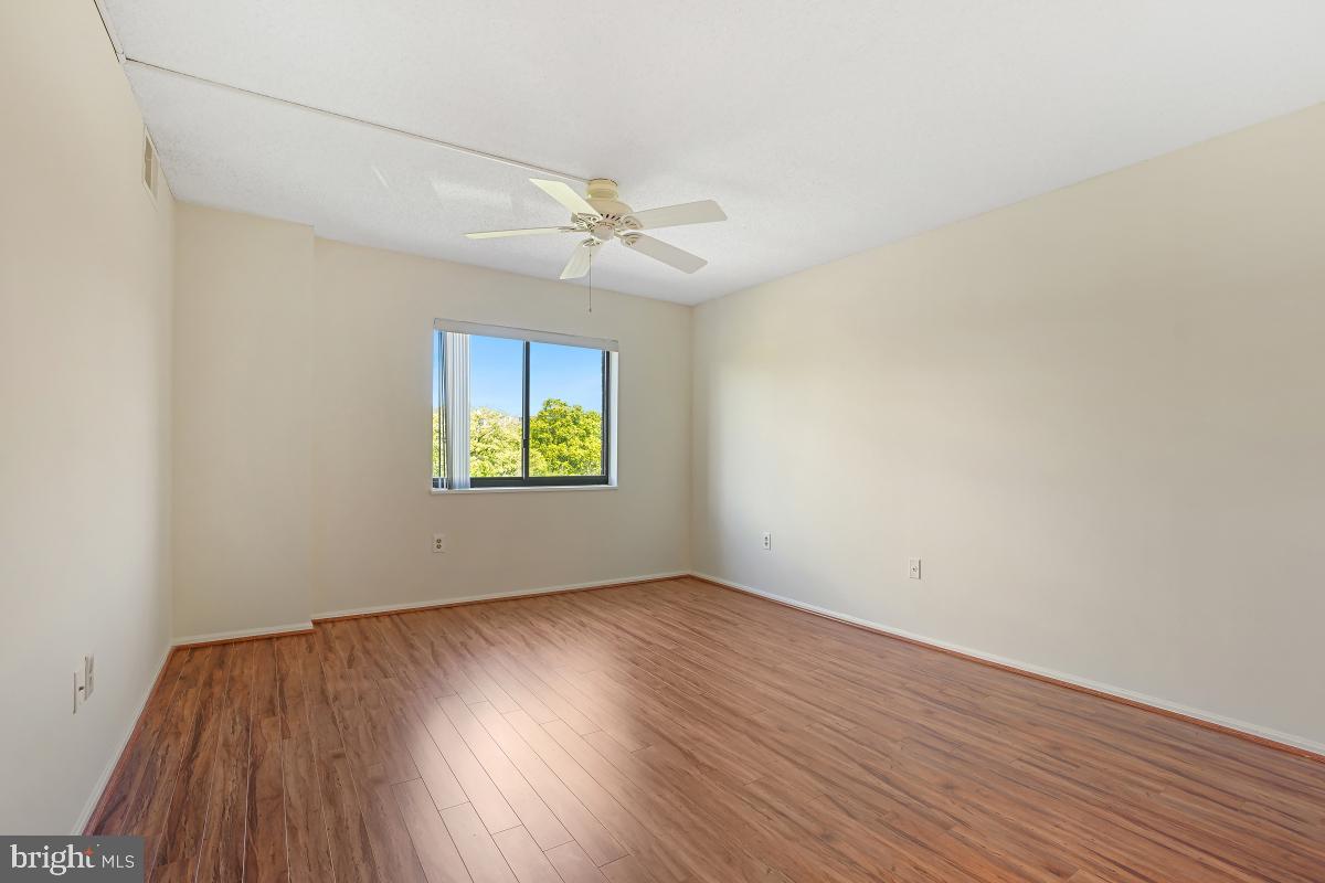 GREENS AT LEISURE WORLD - Residential