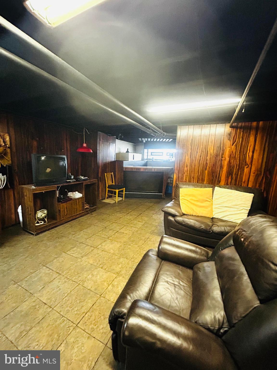 WEST OAK LANE - Residential