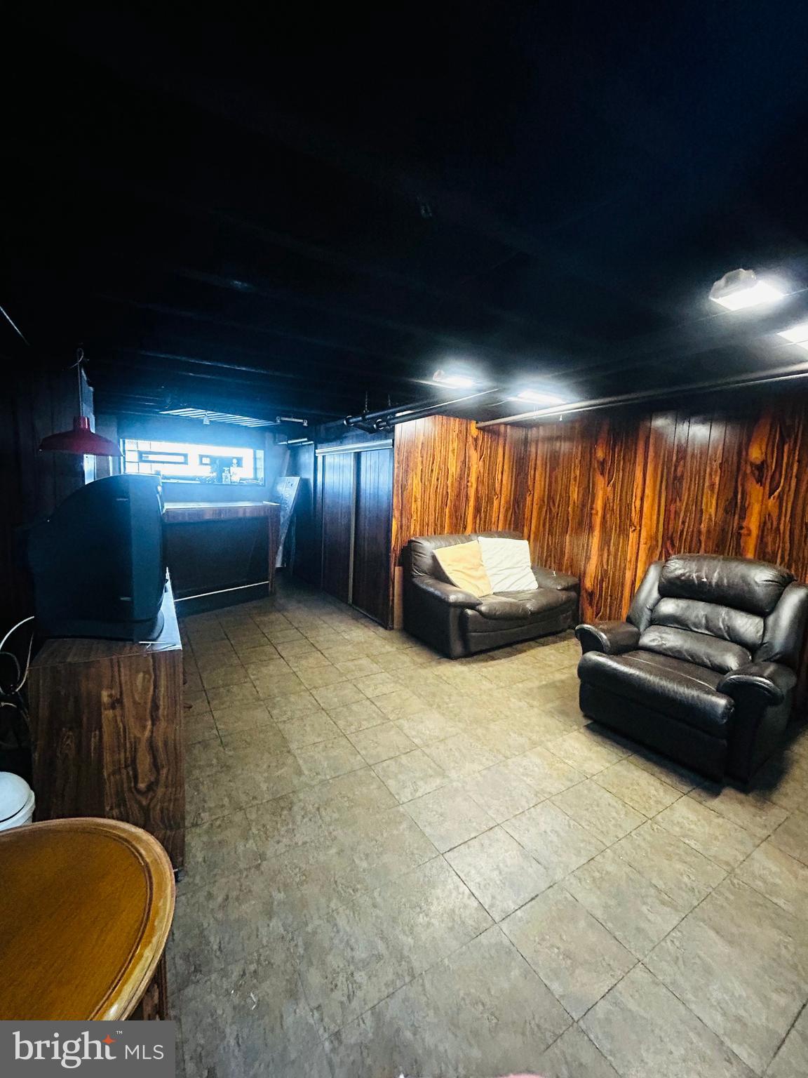 WEST OAK LANE - Residential