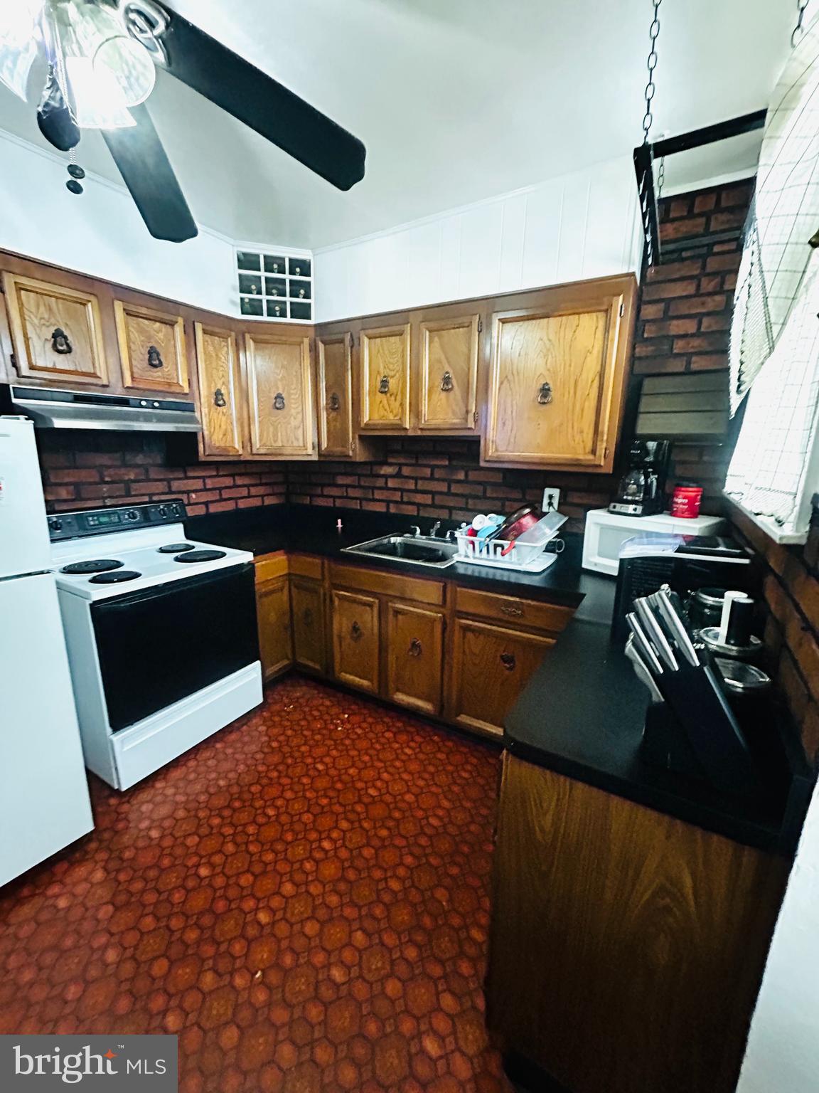 WEST OAK LANE - Residential