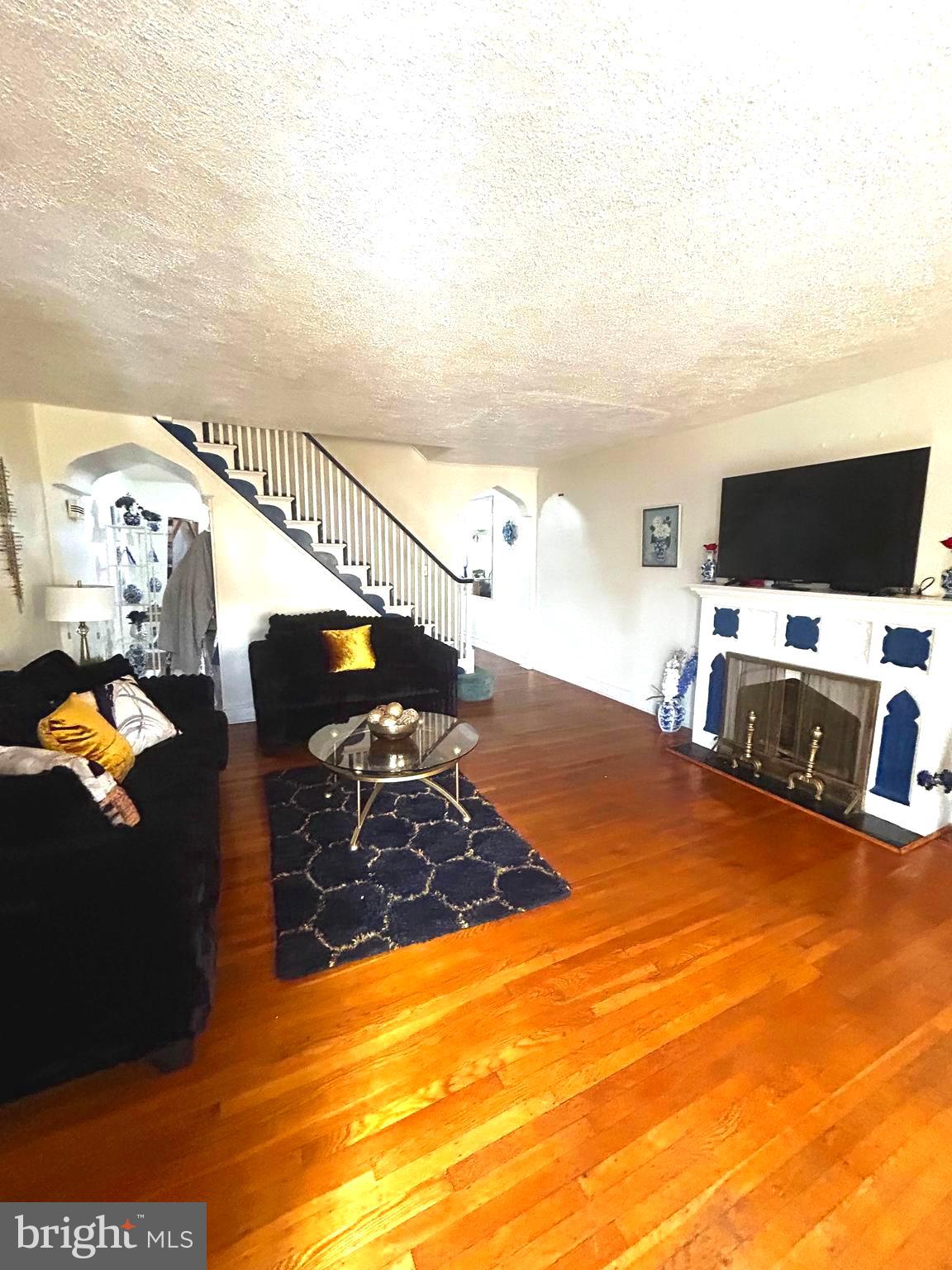 WEST OAK LANE - Residential