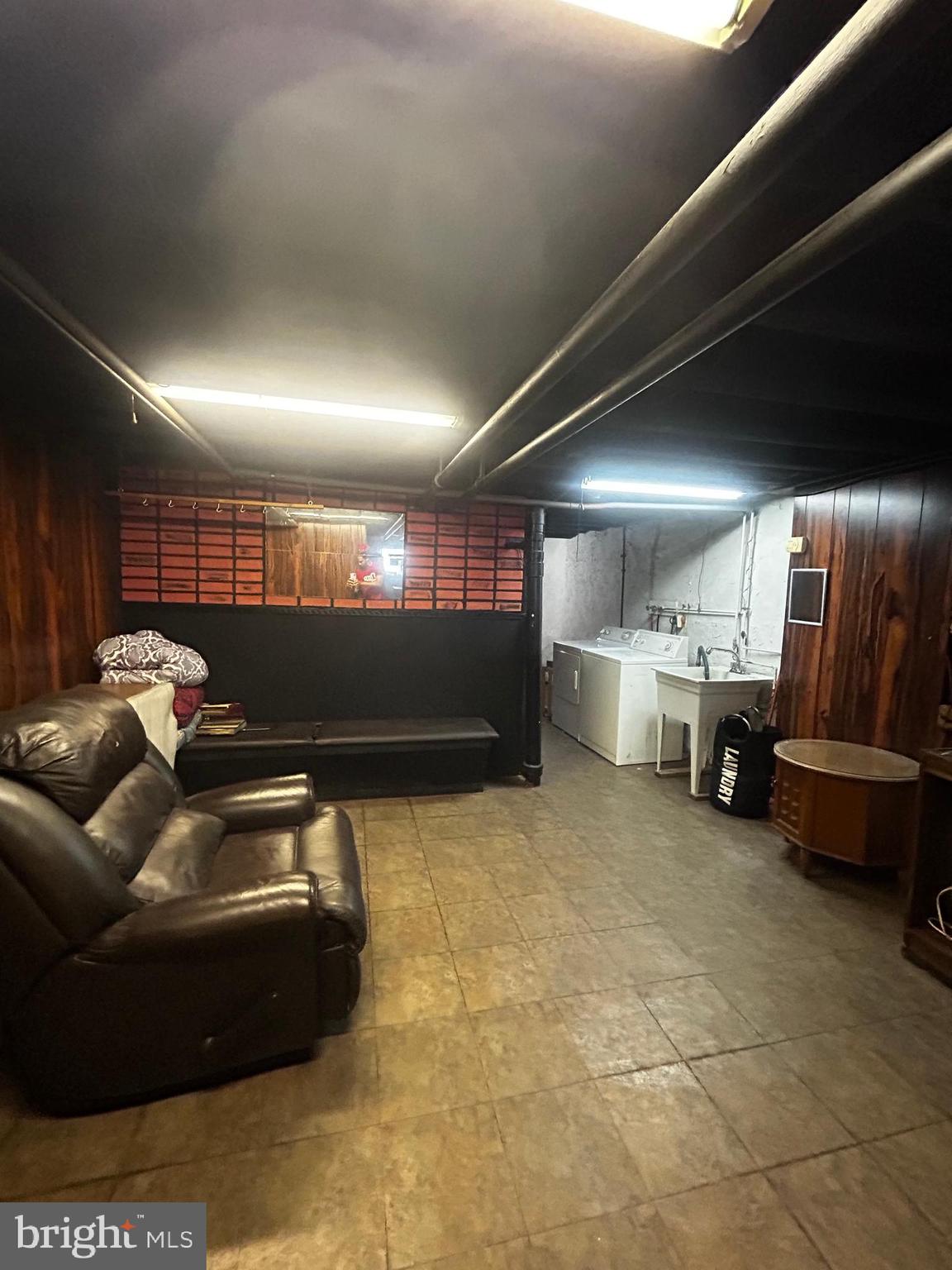 WEST OAK LANE - Residential