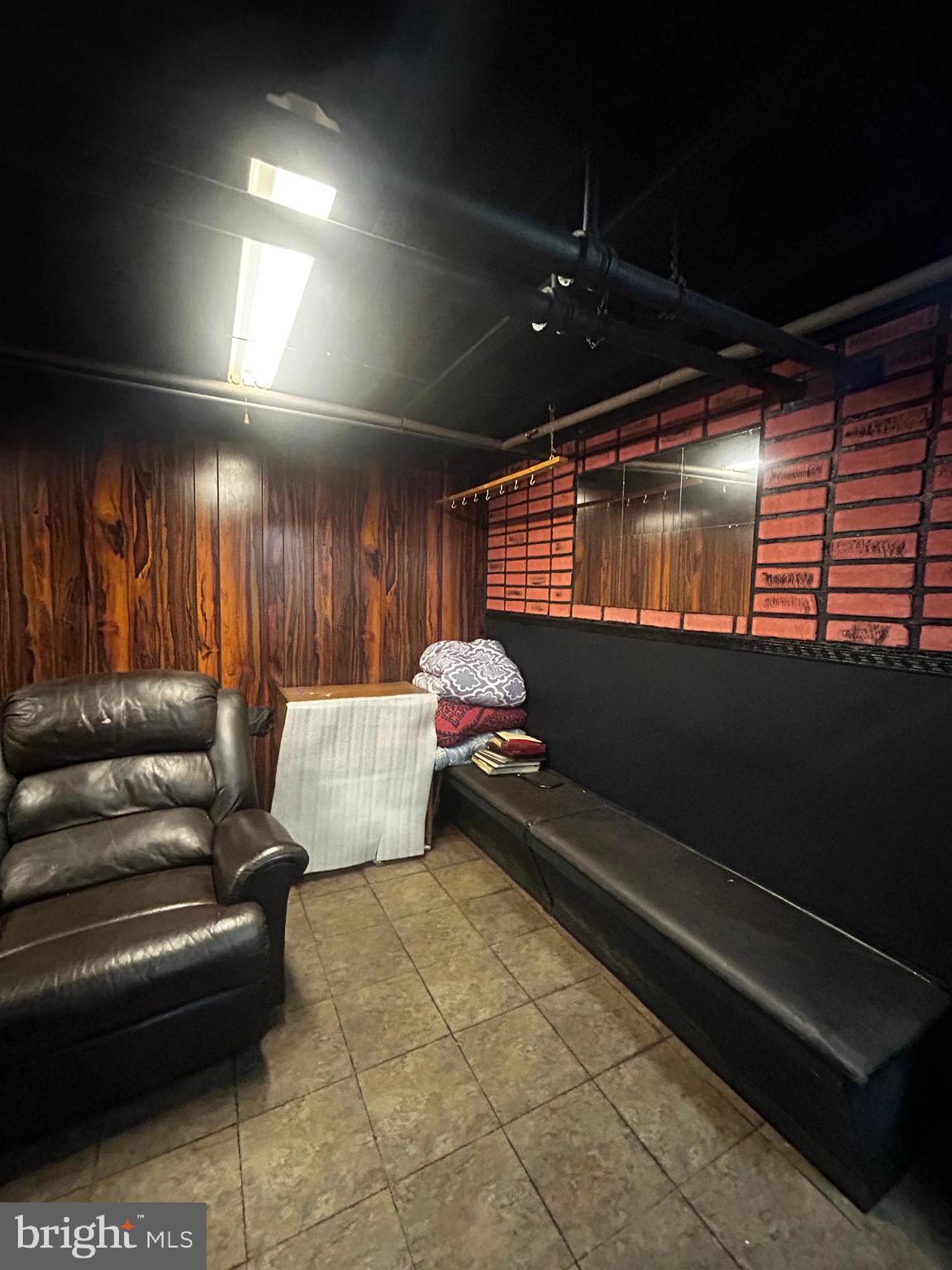 WEST OAK LANE - Residential