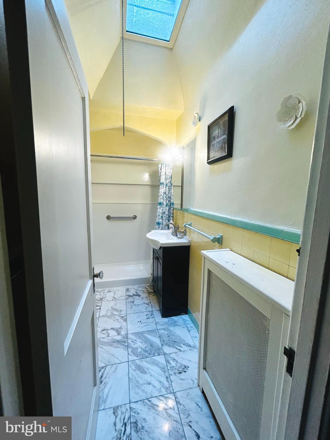 WEST OAK LANE - Residential