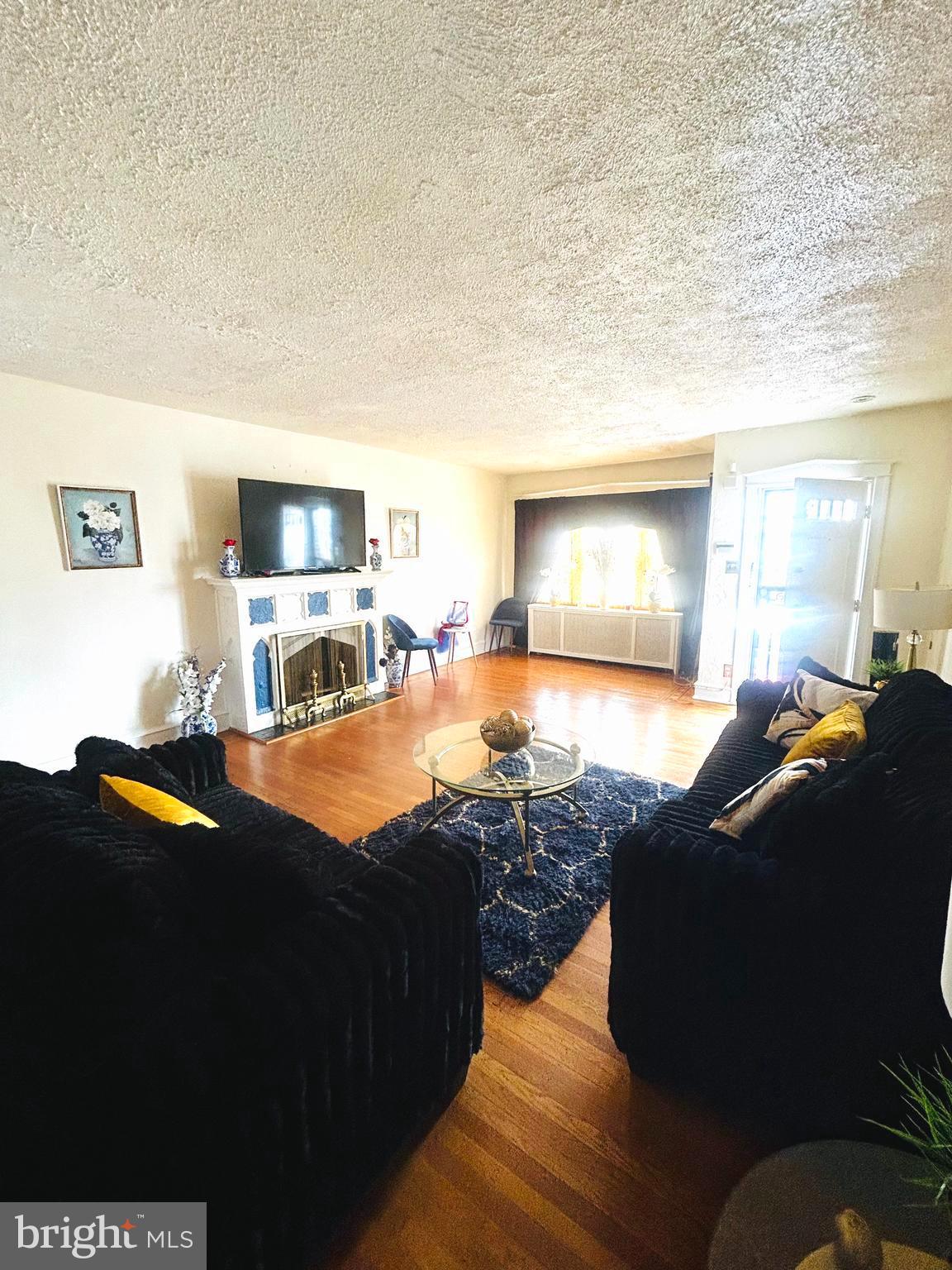 WEST OAK LANE - Residential