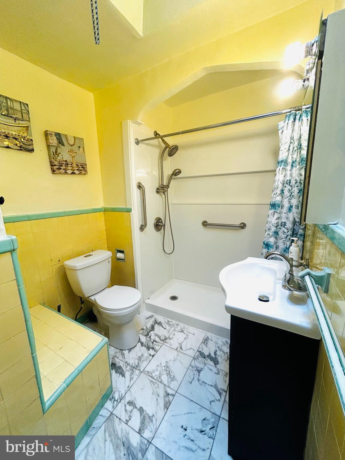 WEST OAK LANE - Residential