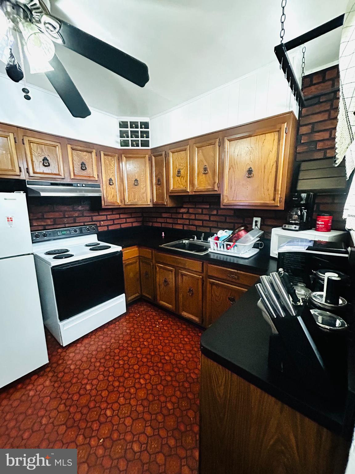 WEST OAK LANE - Residential