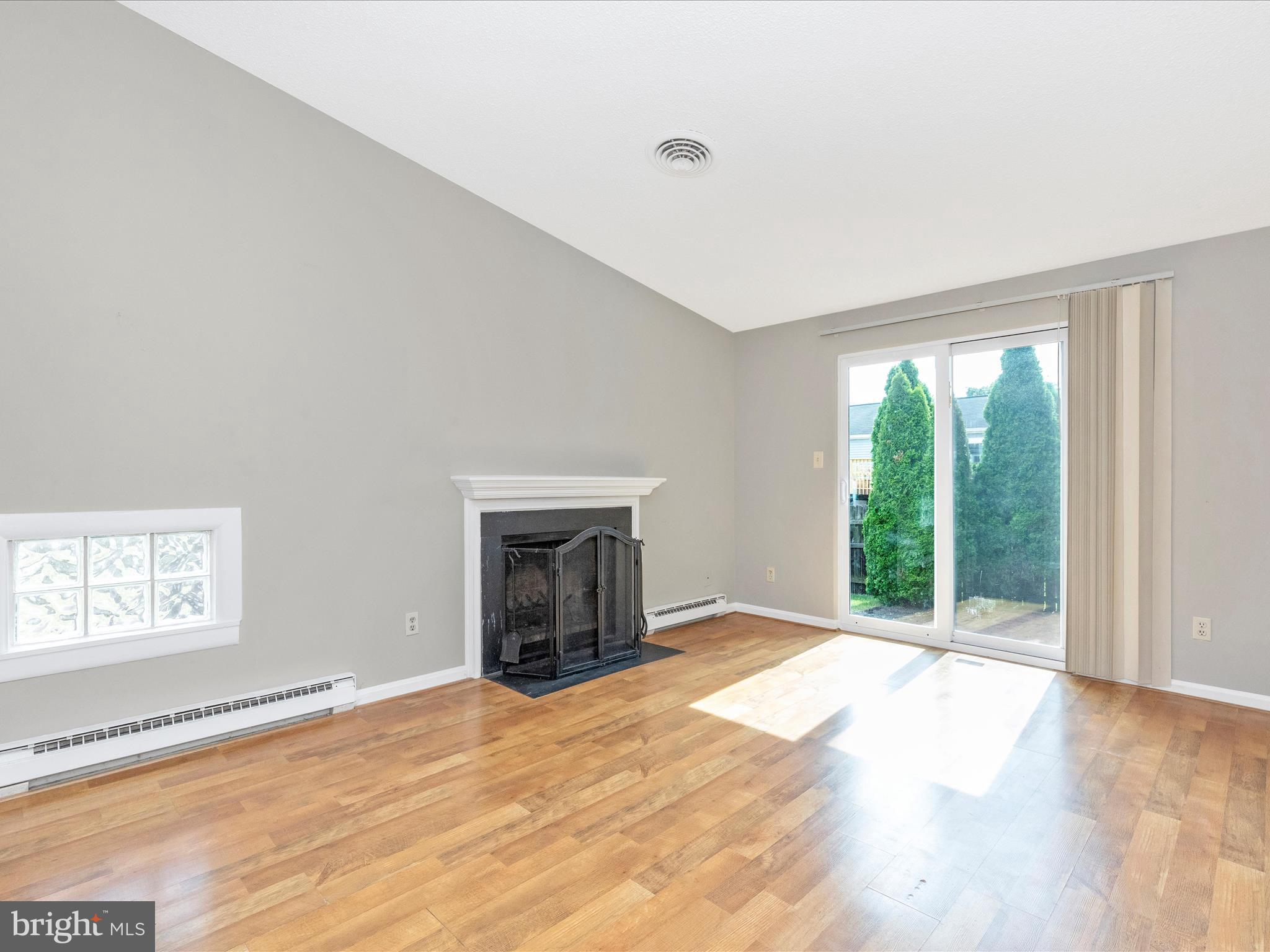 FREDERICKTOWNE VILLAGE - Residential Lease