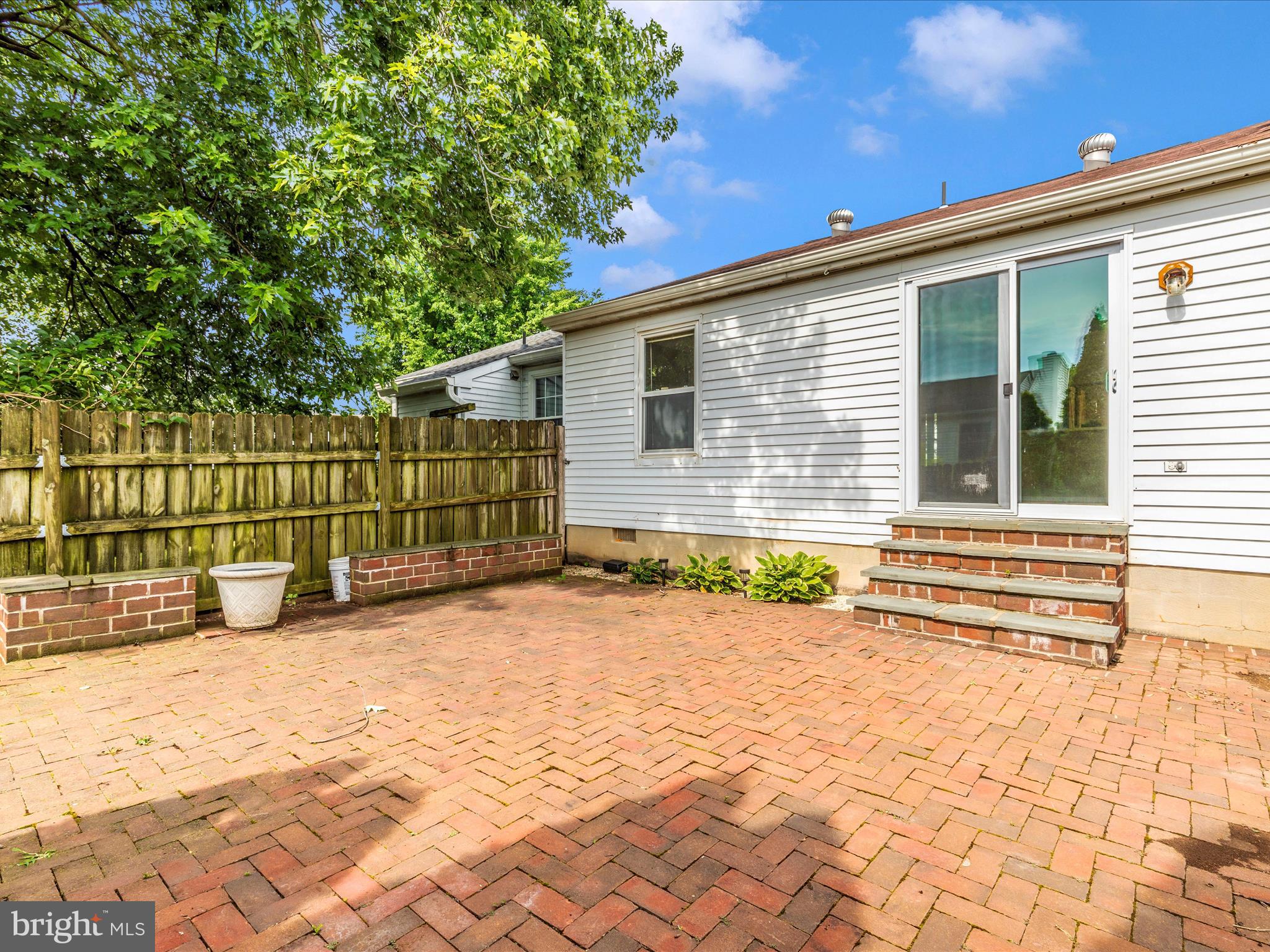 FREDERICKTOWNE VILLAGE - Residential Lease