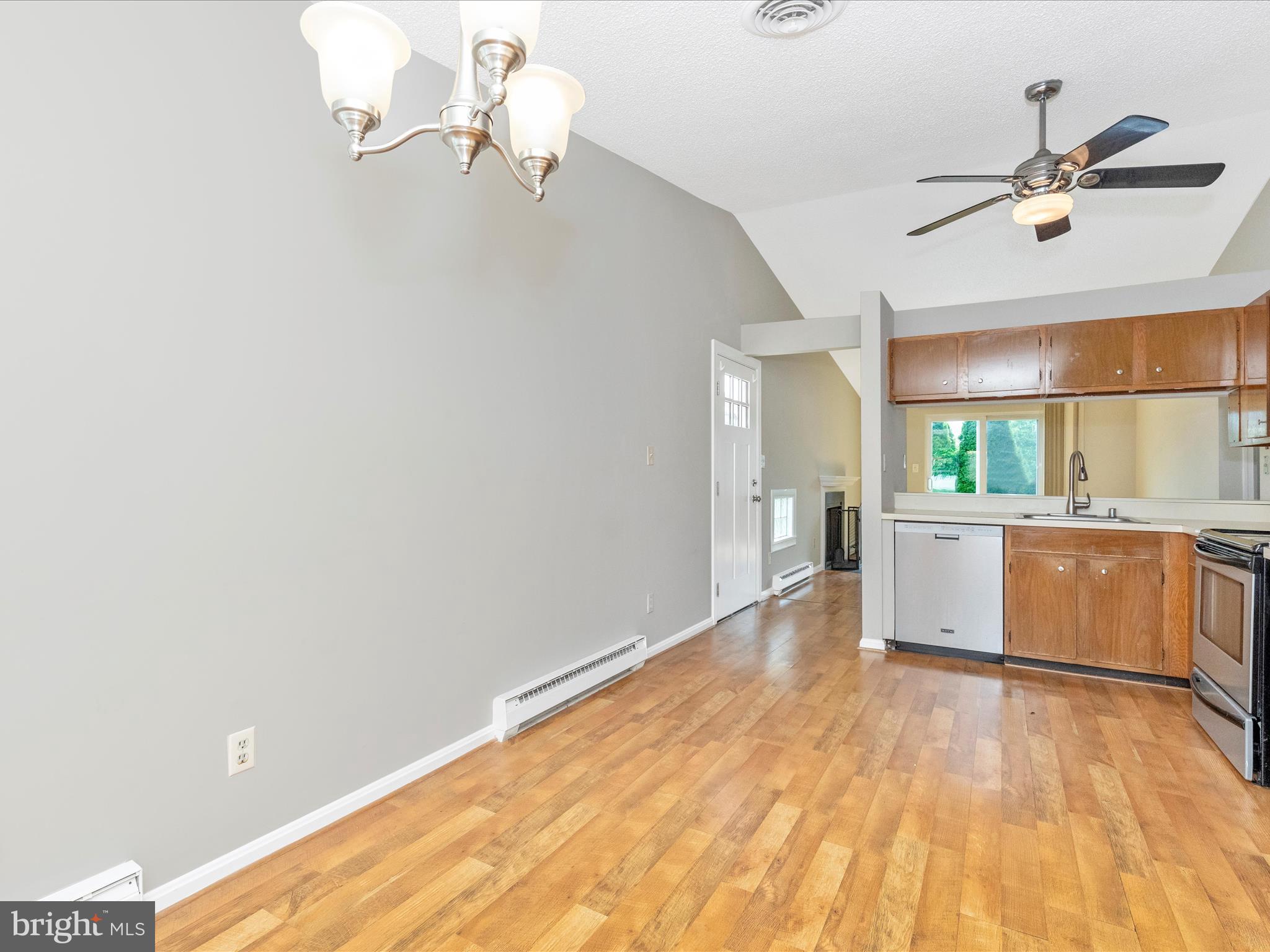 FREDERICKTOWNE VILLAGE - Residential Lease