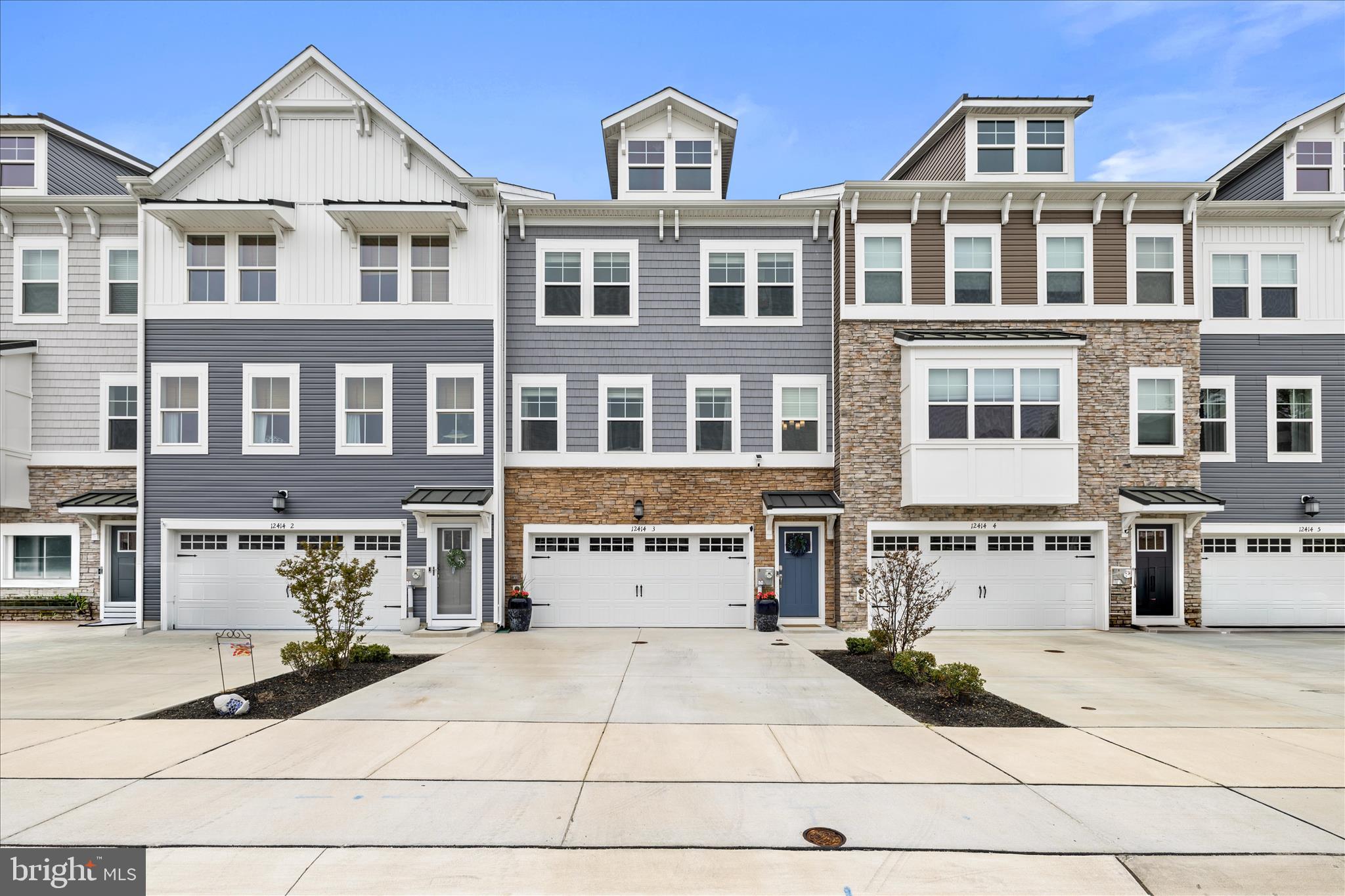 SEA OAKS VILLAGE - Residential