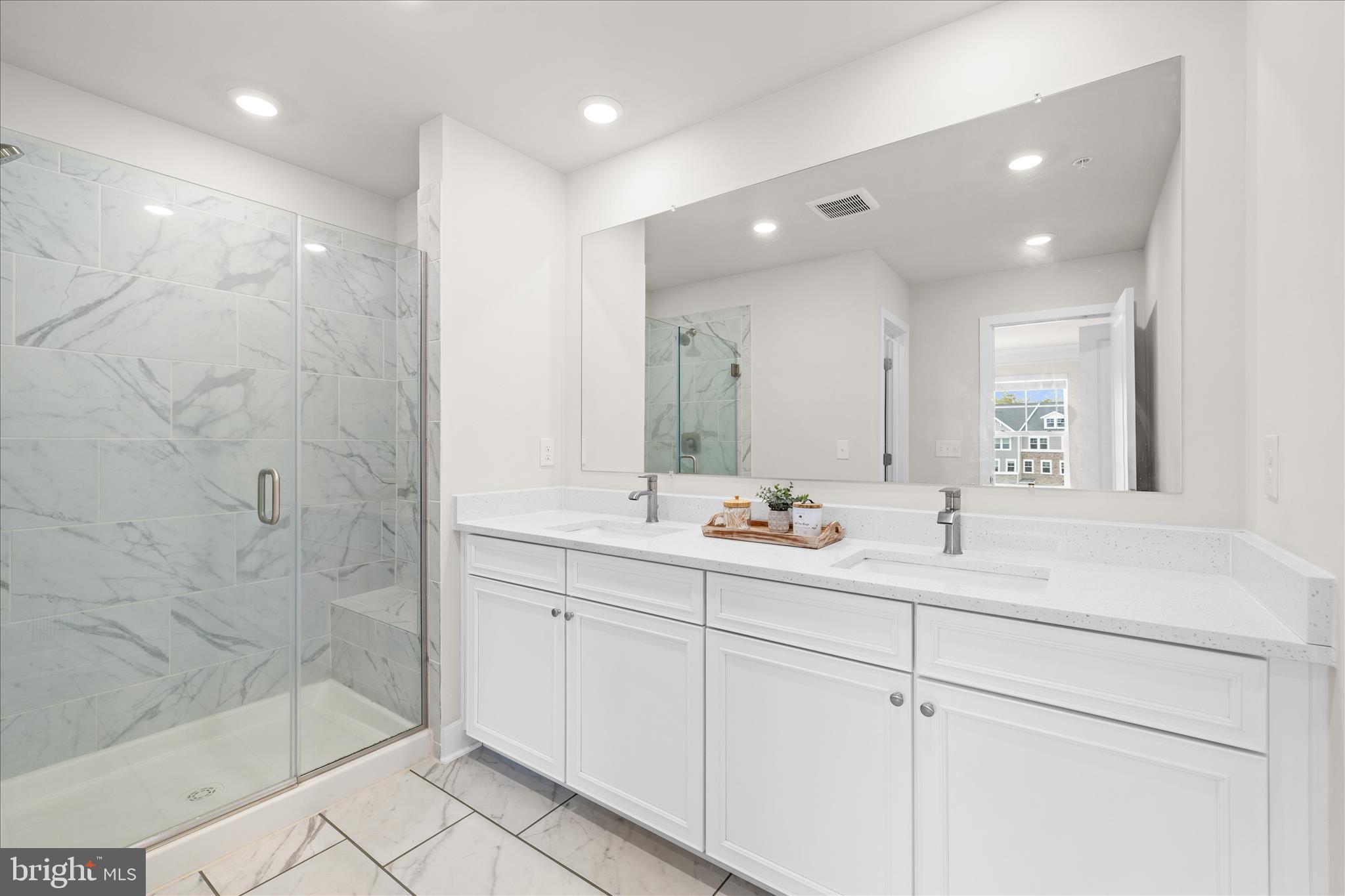 SEA OAKS VILLAGE - Residential