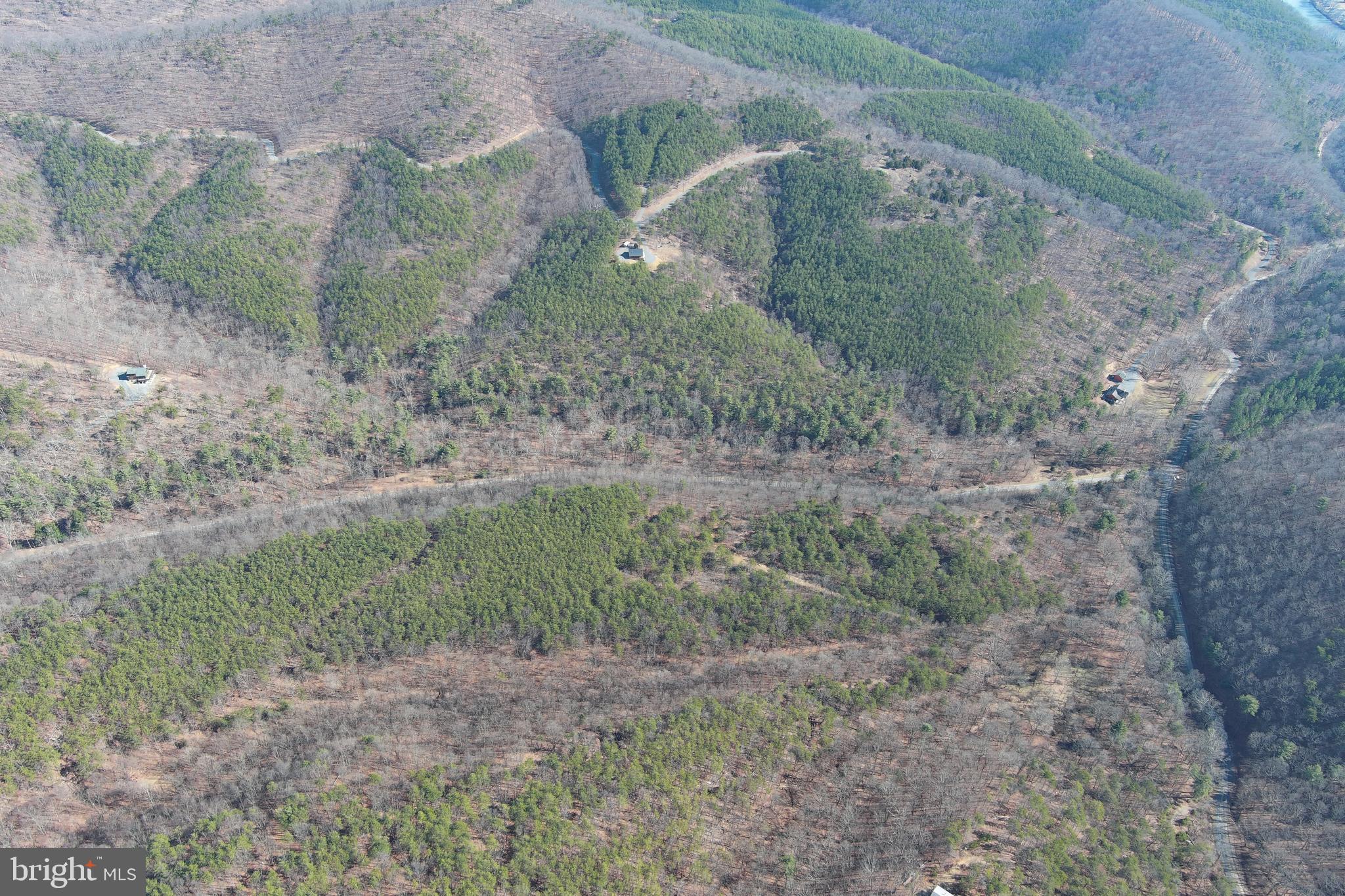 BLUFFS ON THE POTOMAC - Land