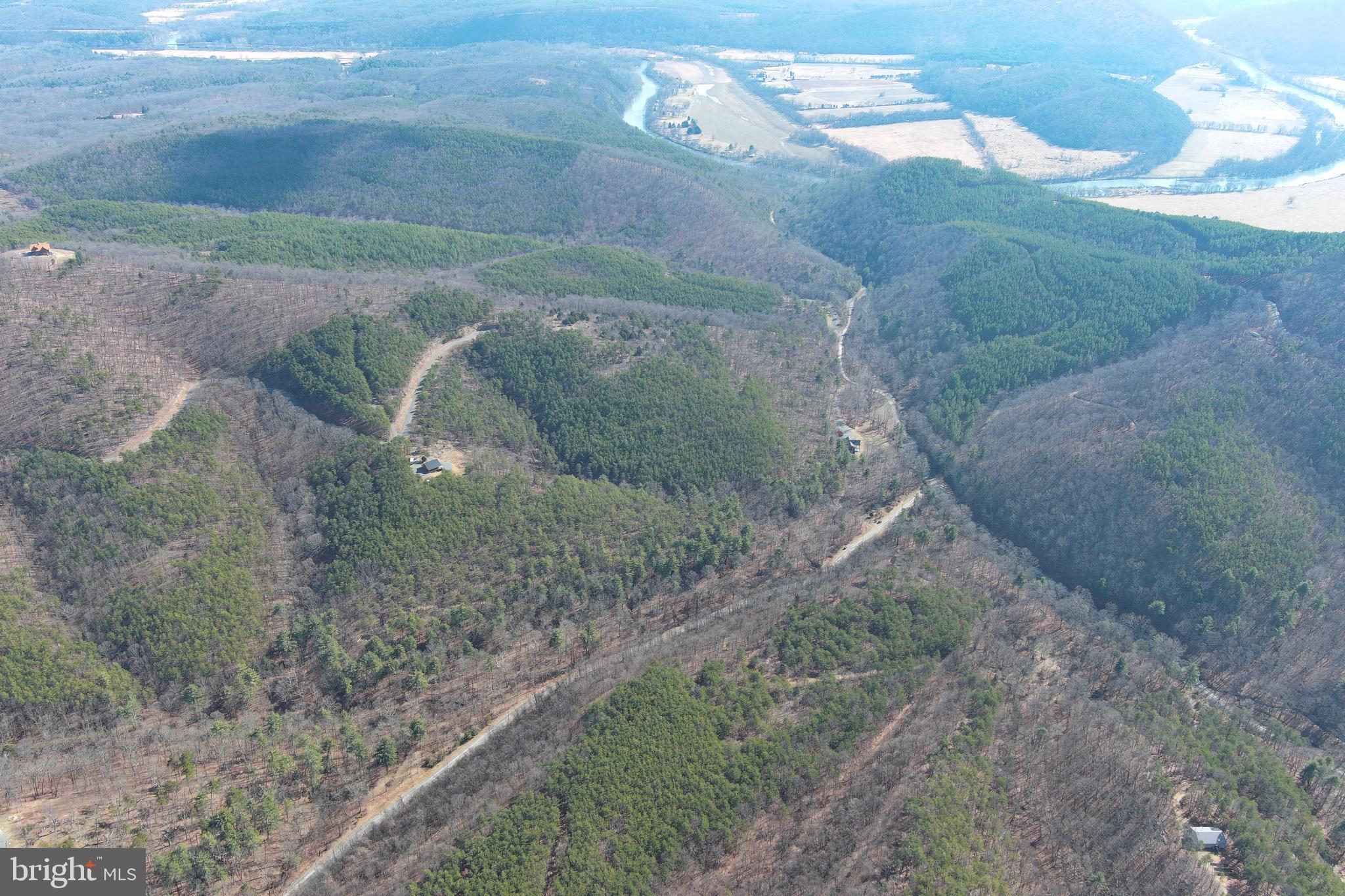 BLUFFS ON THE POTOMAC - Land