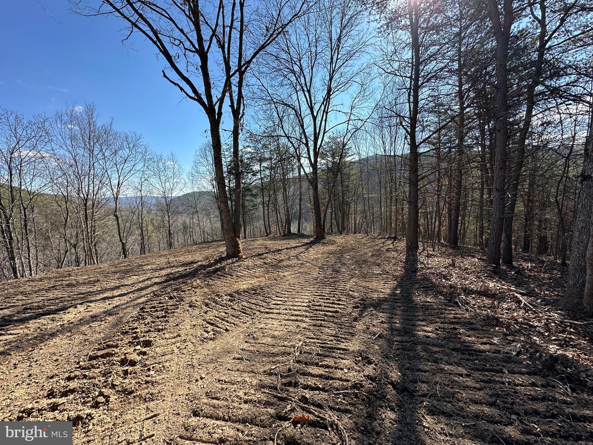 BLUFFS ON THE POTOMAC - Land