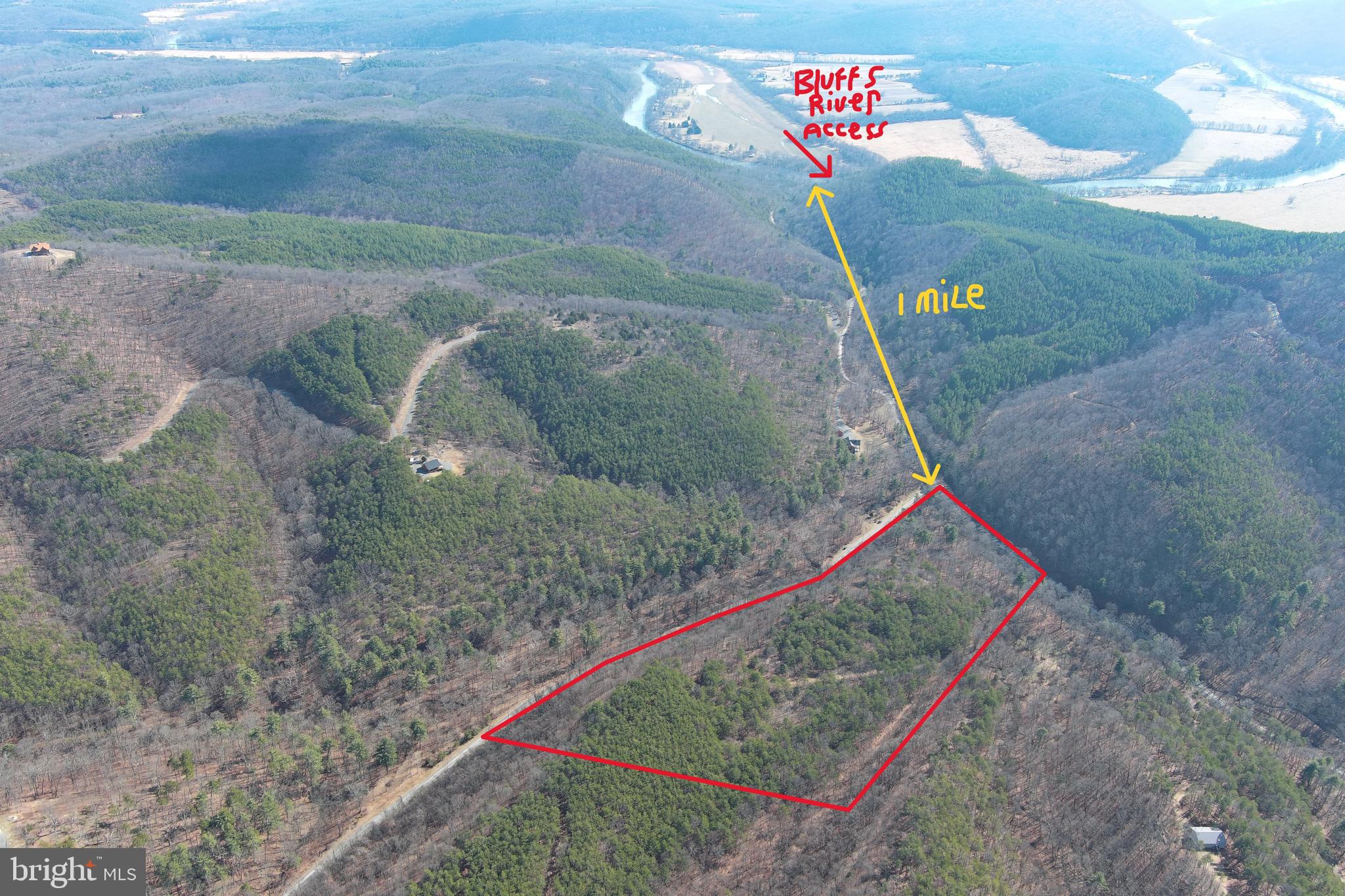 BLUFFS ON THE POTOMAC - Land