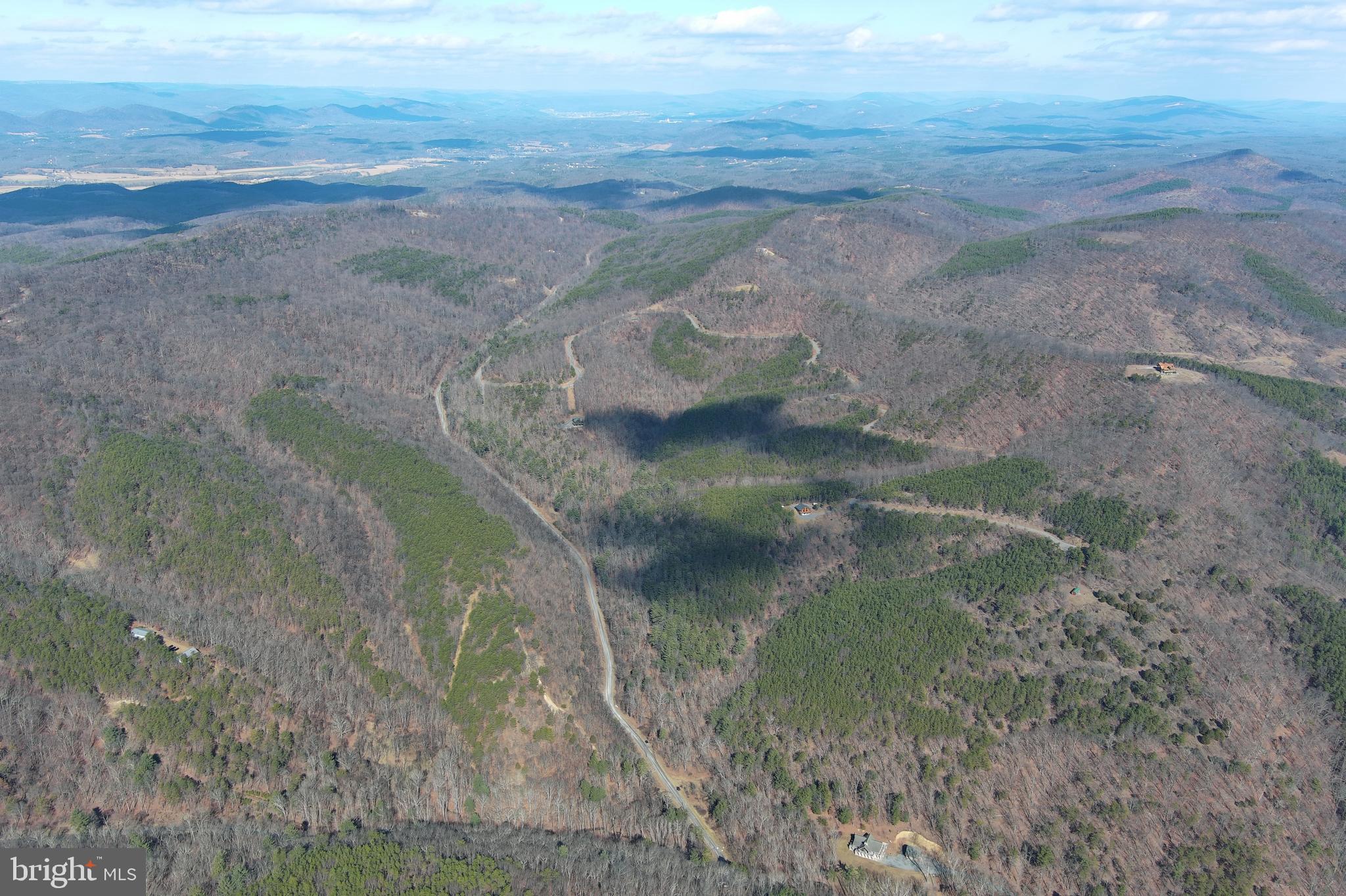 BLUFFS ON THE POTOMAC - Land