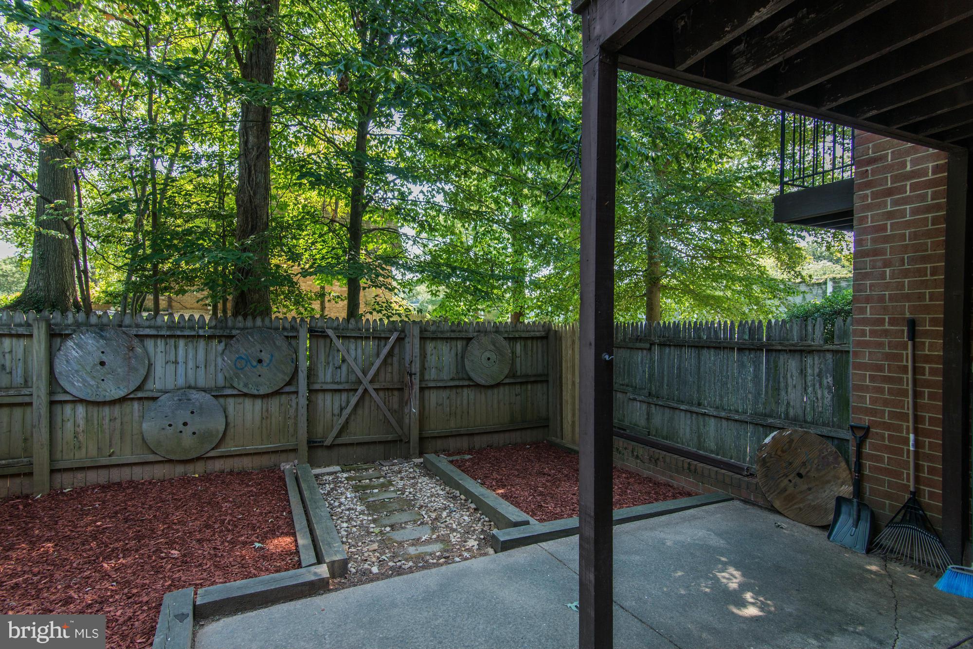 AMERICANA FAIRFAX - Residential Lease