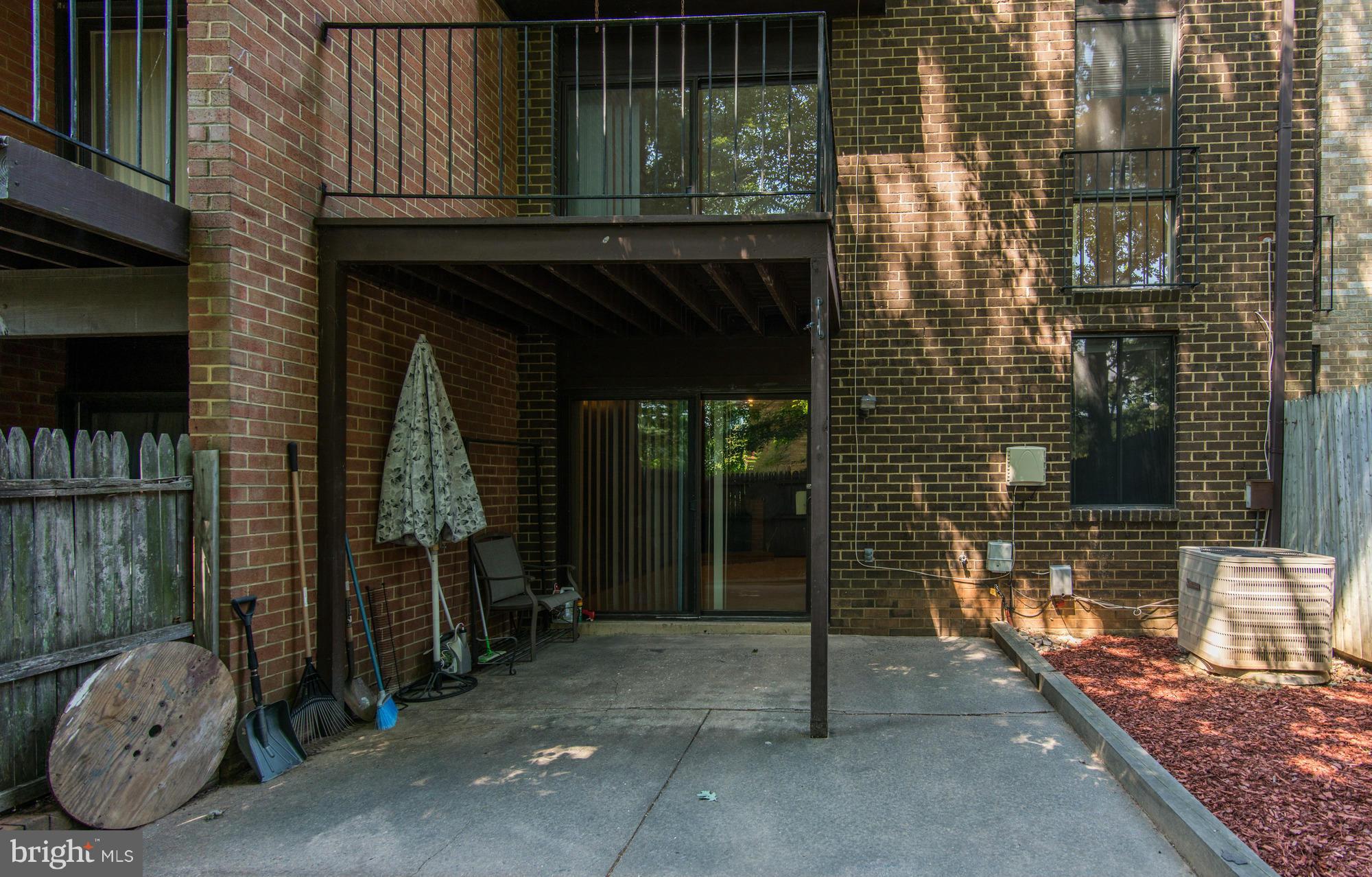 AMERICANA FAIRFAX - Residential Lease