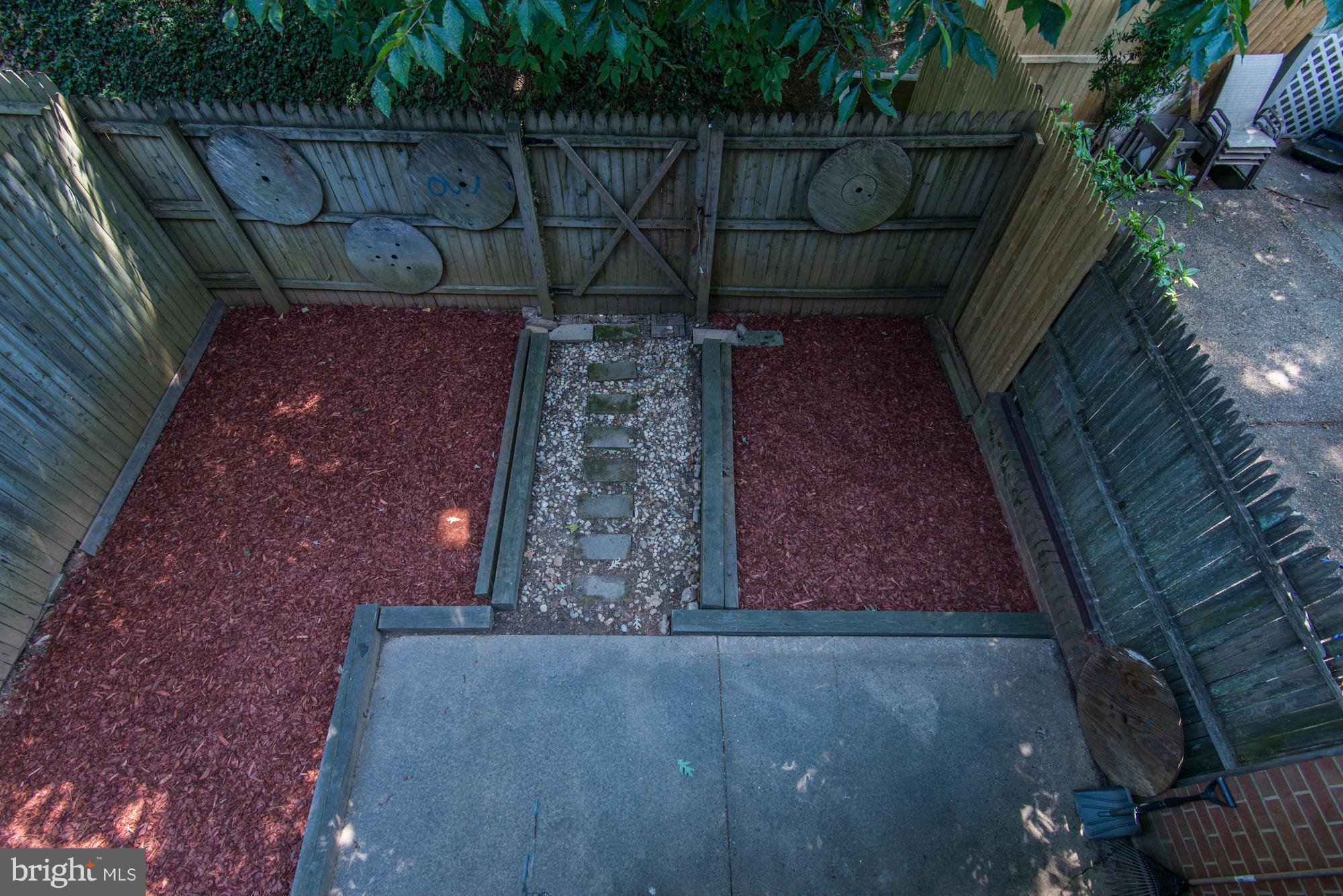 AMERICANA FAIRFAX - Residential Lease