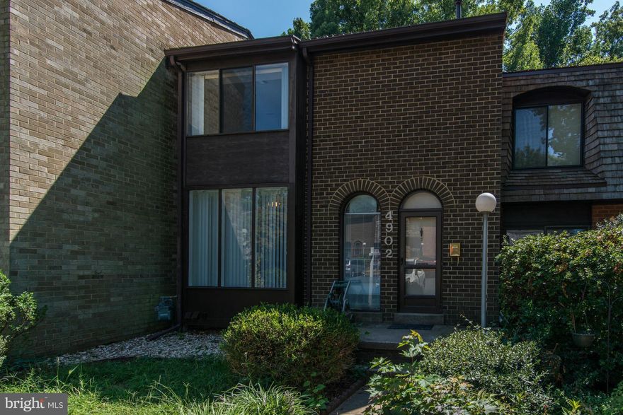 Great Location in Annandale,Convenient access to I-495 & VA235 for EZ commutg, shoppg, & entertaing for everyday's life. Nicely Renovated - granite cntrtop, cabinetry, wd fl, new carpet, ceramic tile, new paint & Updated appliances - new refrigerator, new microwave, new oven, washer, dryer, dishwasher & Deck &.Fenced..