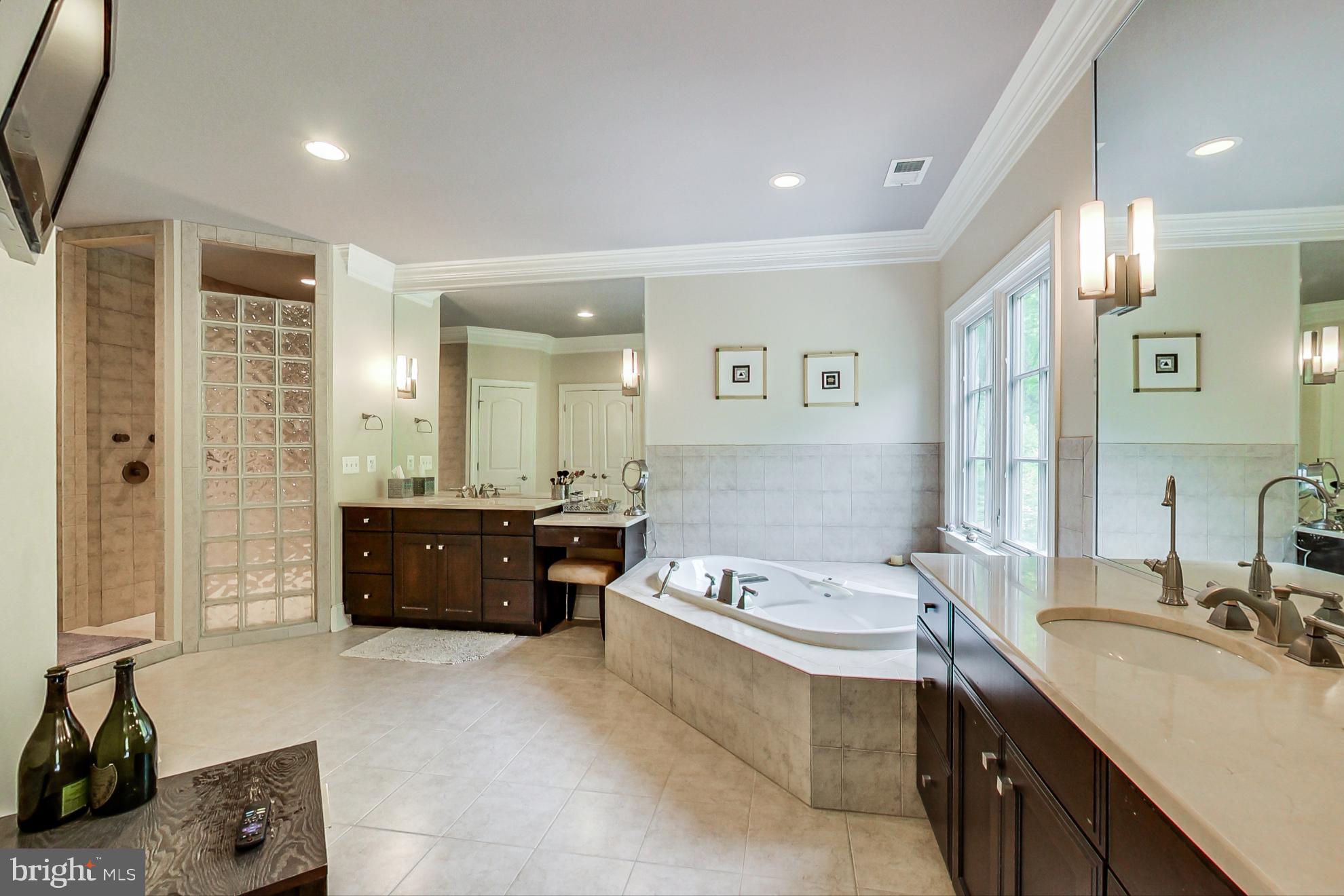 WALNUT GROVE - Residential