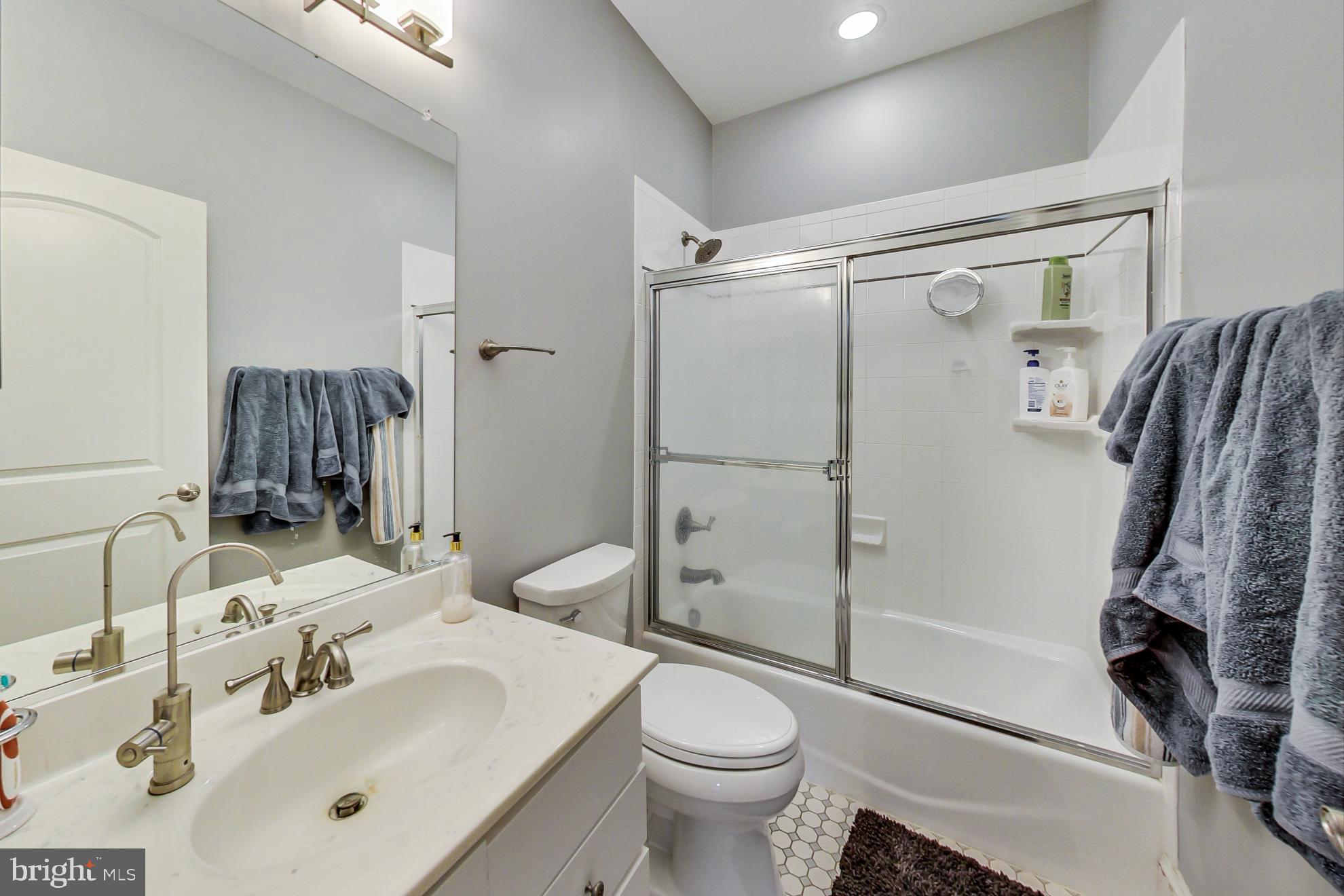 WALNUT GROVE - Residential