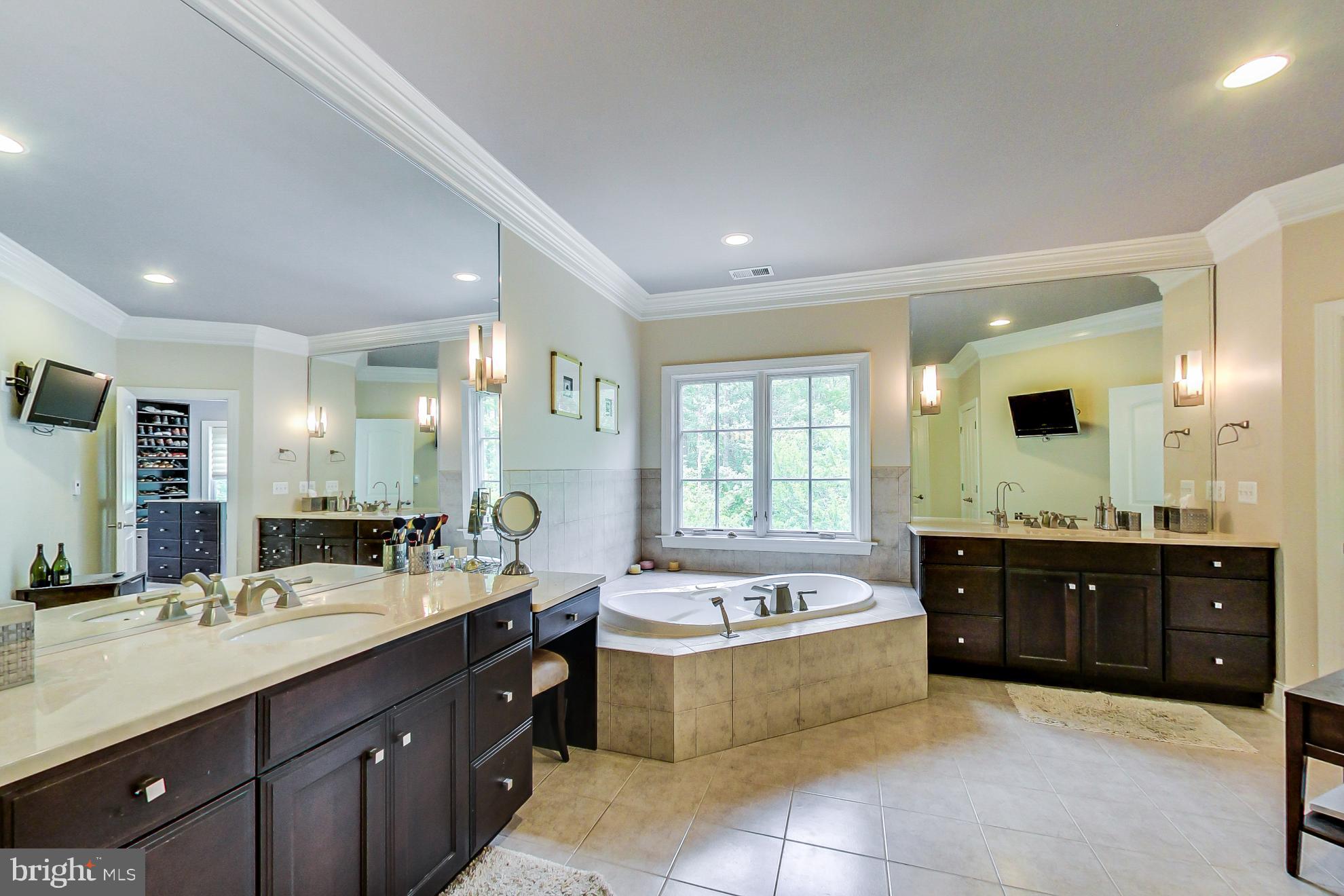 WALNUT GROVE - Residential