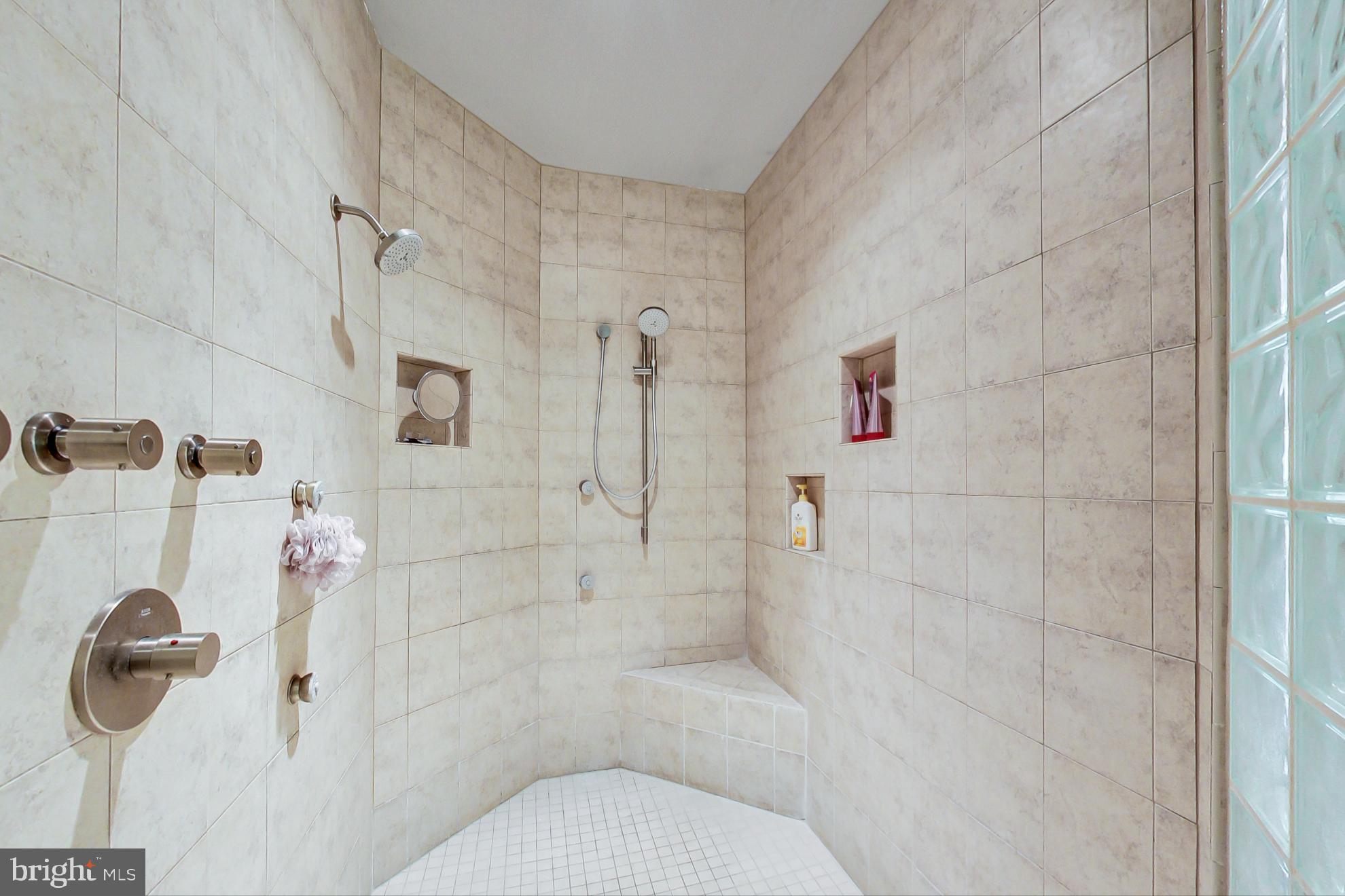 WALNUT GROVE - Residential