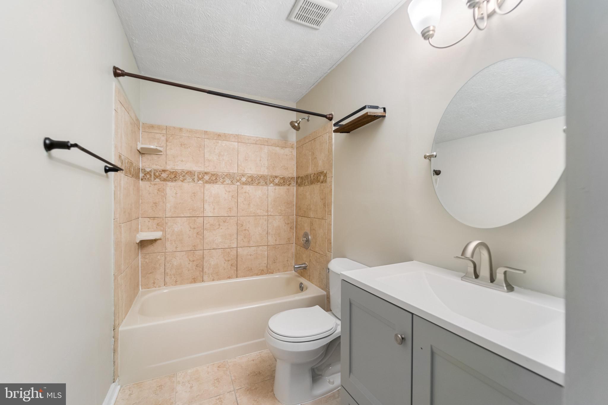 UPTON VILLAGE NORTH - Residential Lease