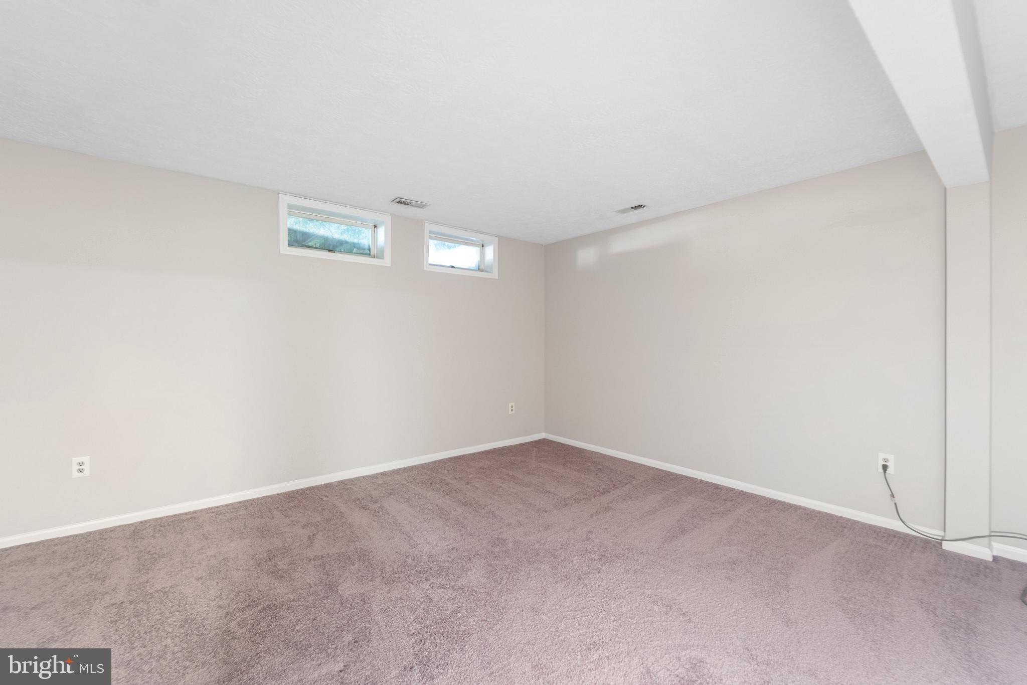 UPTON VILLAGE NORTH - Residential Lease