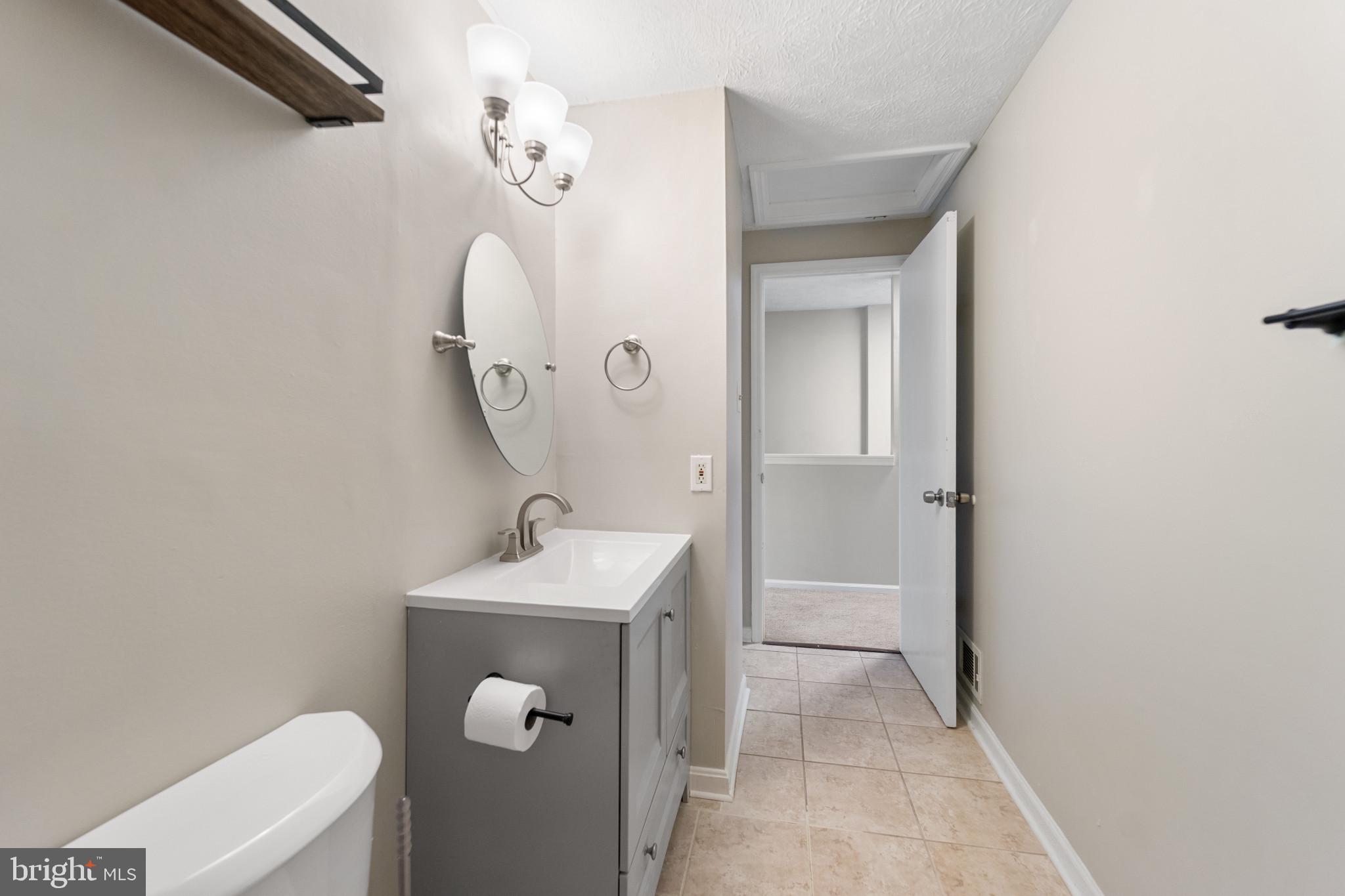 UPTON VILLAGE NORTH - Residential Lease