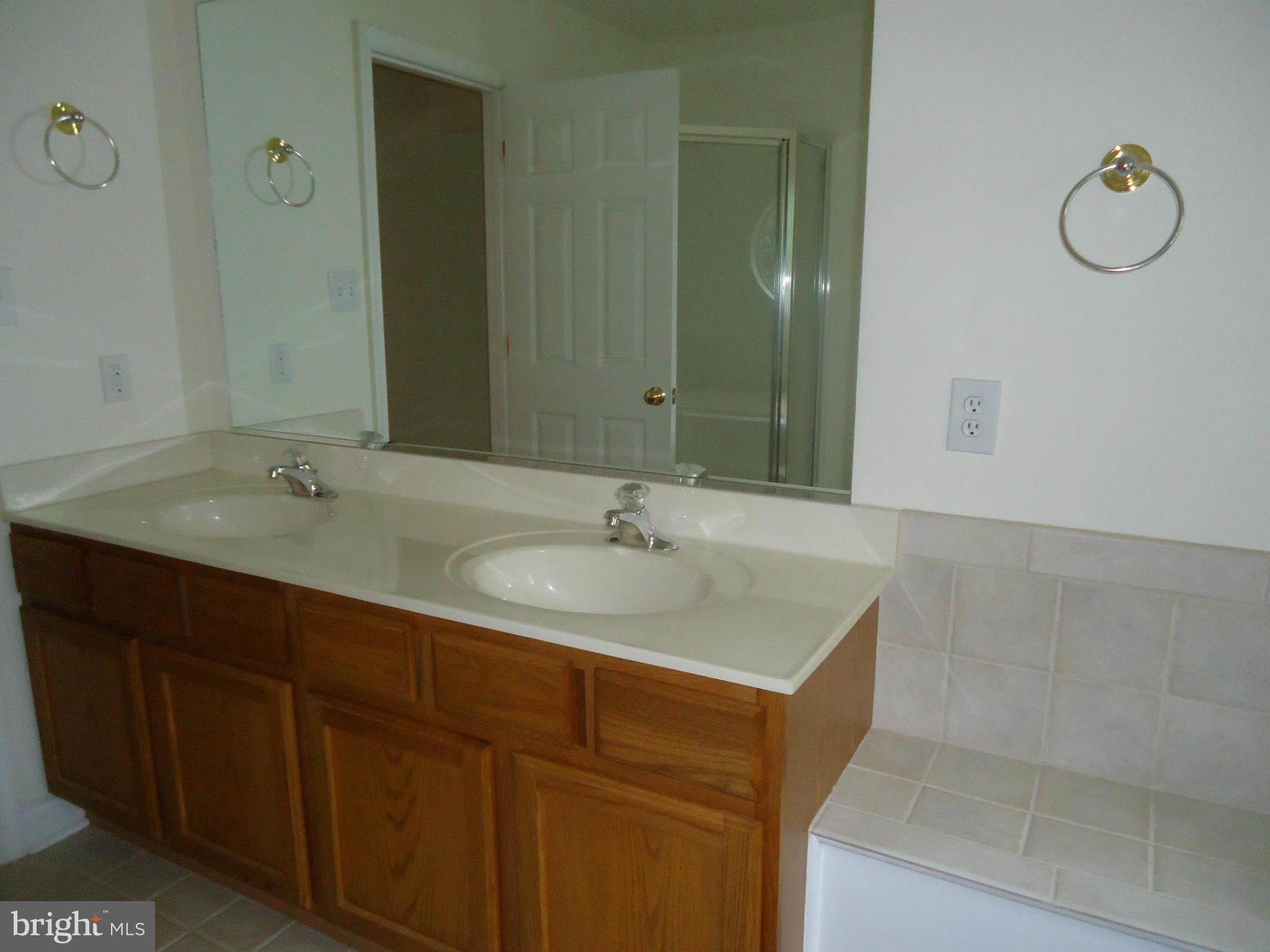 FOXLAND VILLAGE - Residential