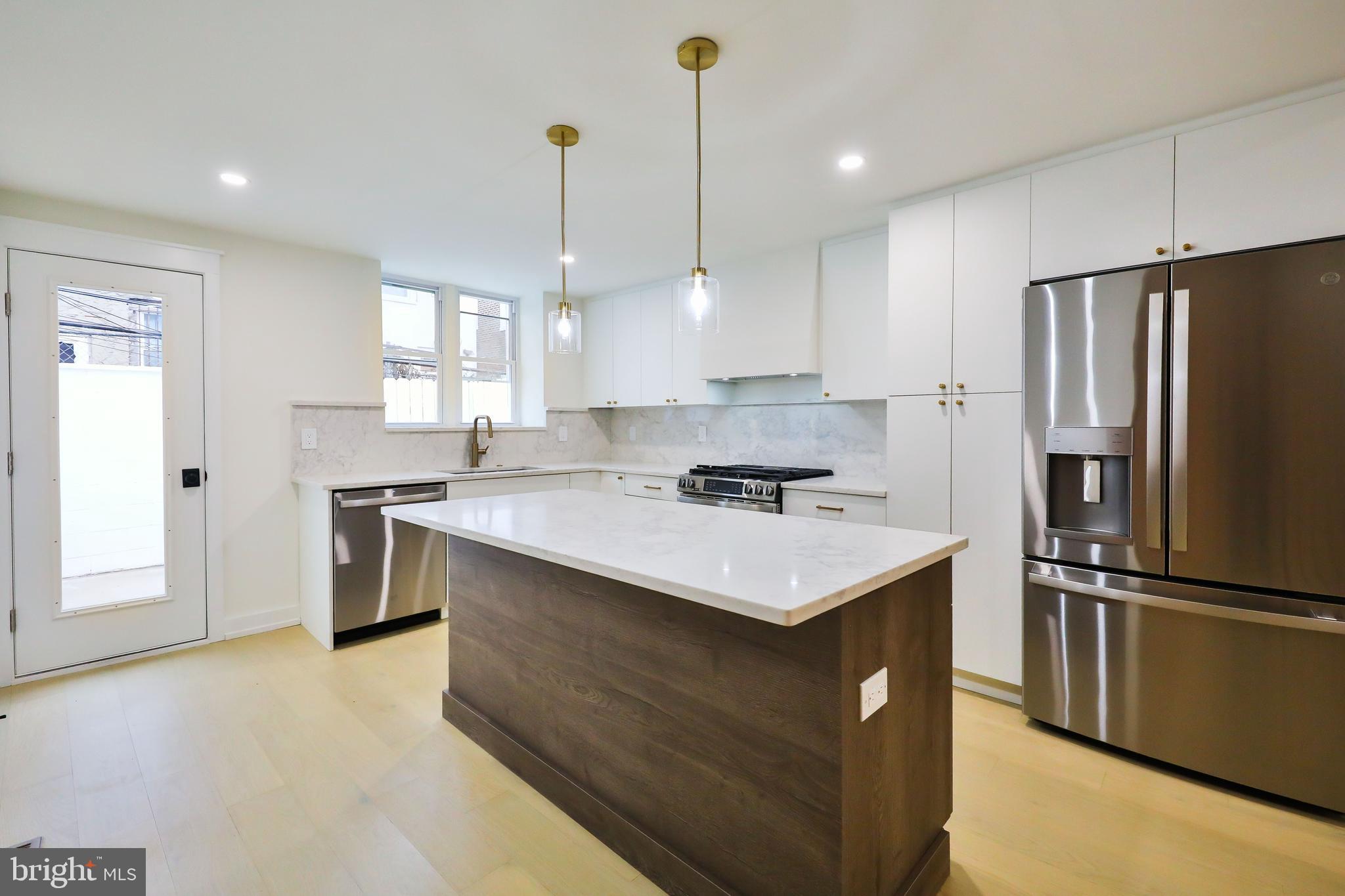 POINT BREEZE - Residential