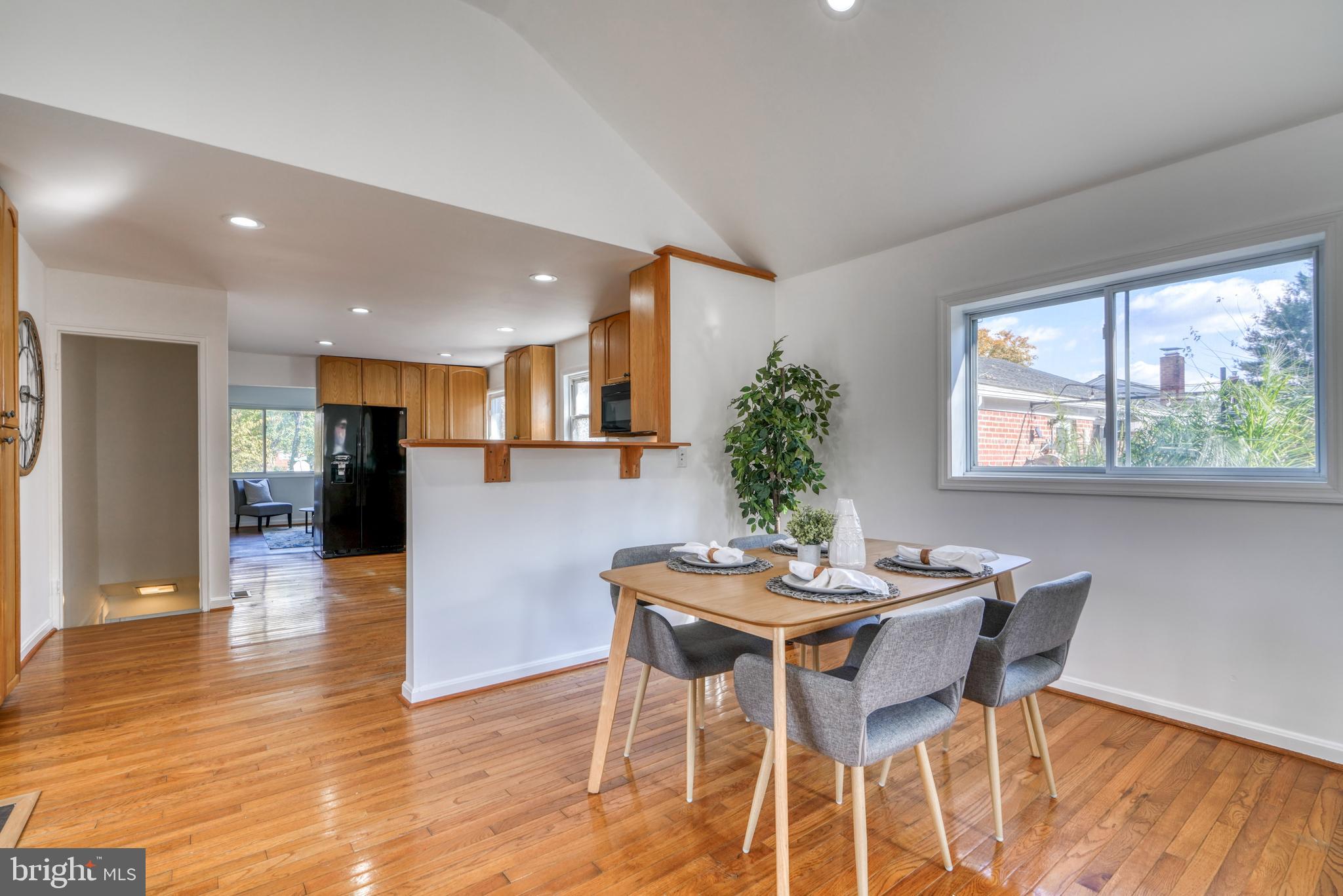 WHEATON WOODS - Residential