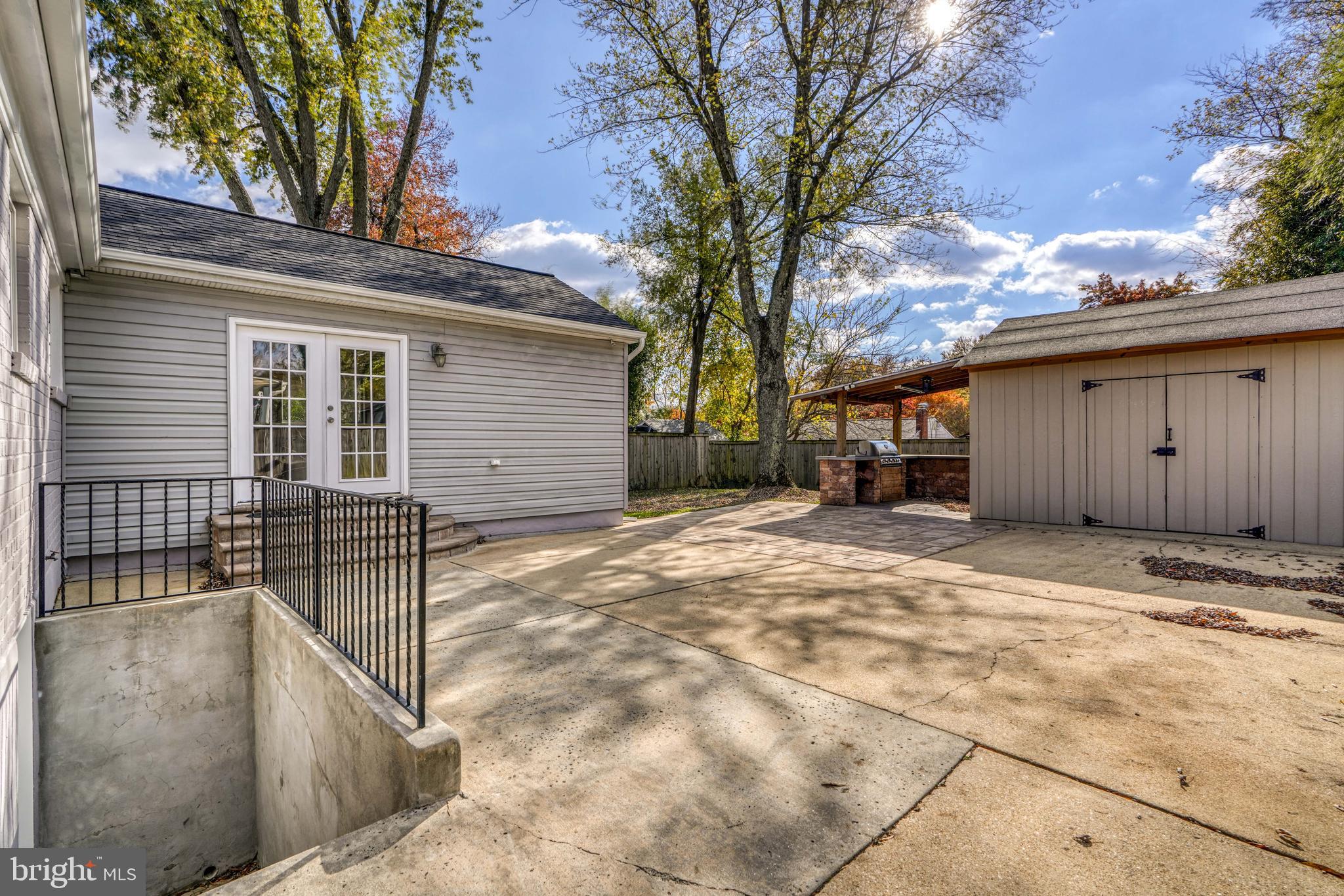 WHEATON WOODS - Residential