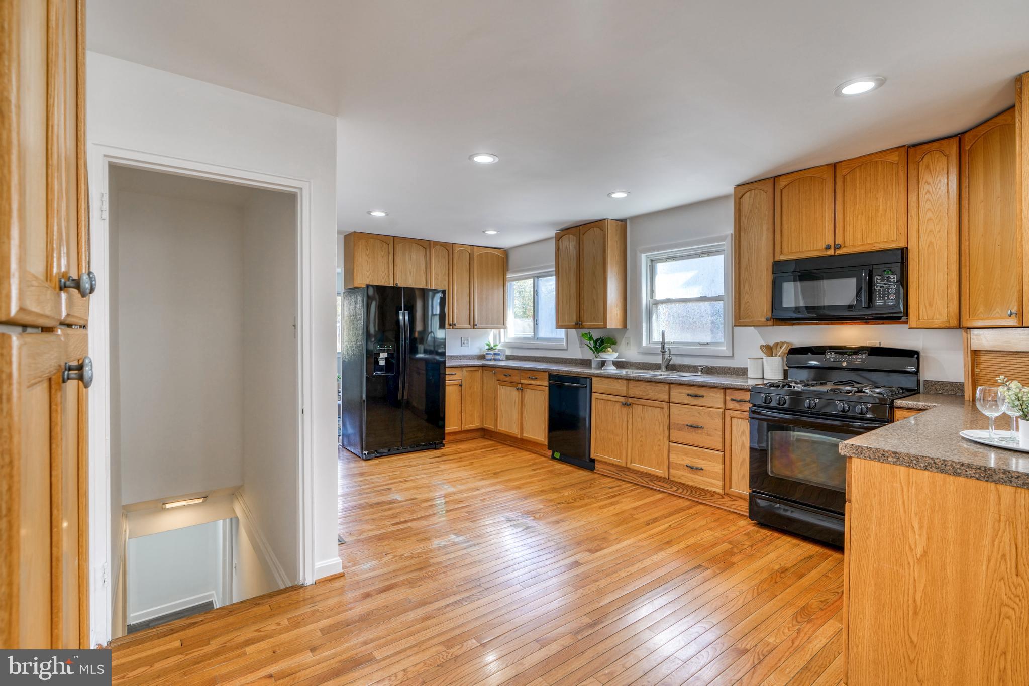 WHEATON WOODS - Residential