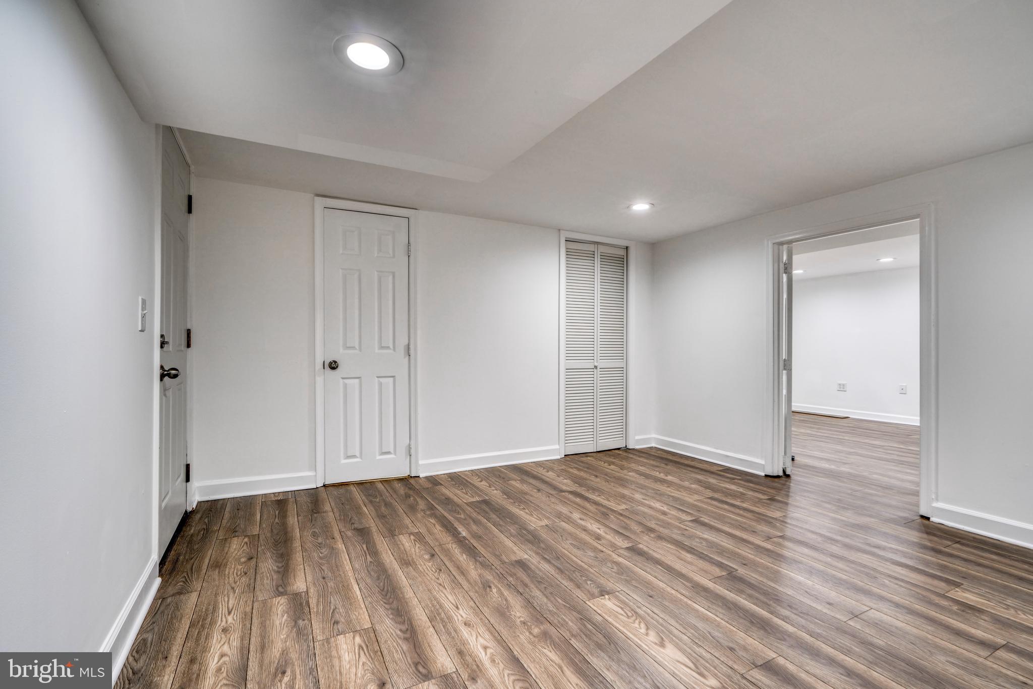 WHEATON WOODS - Residential