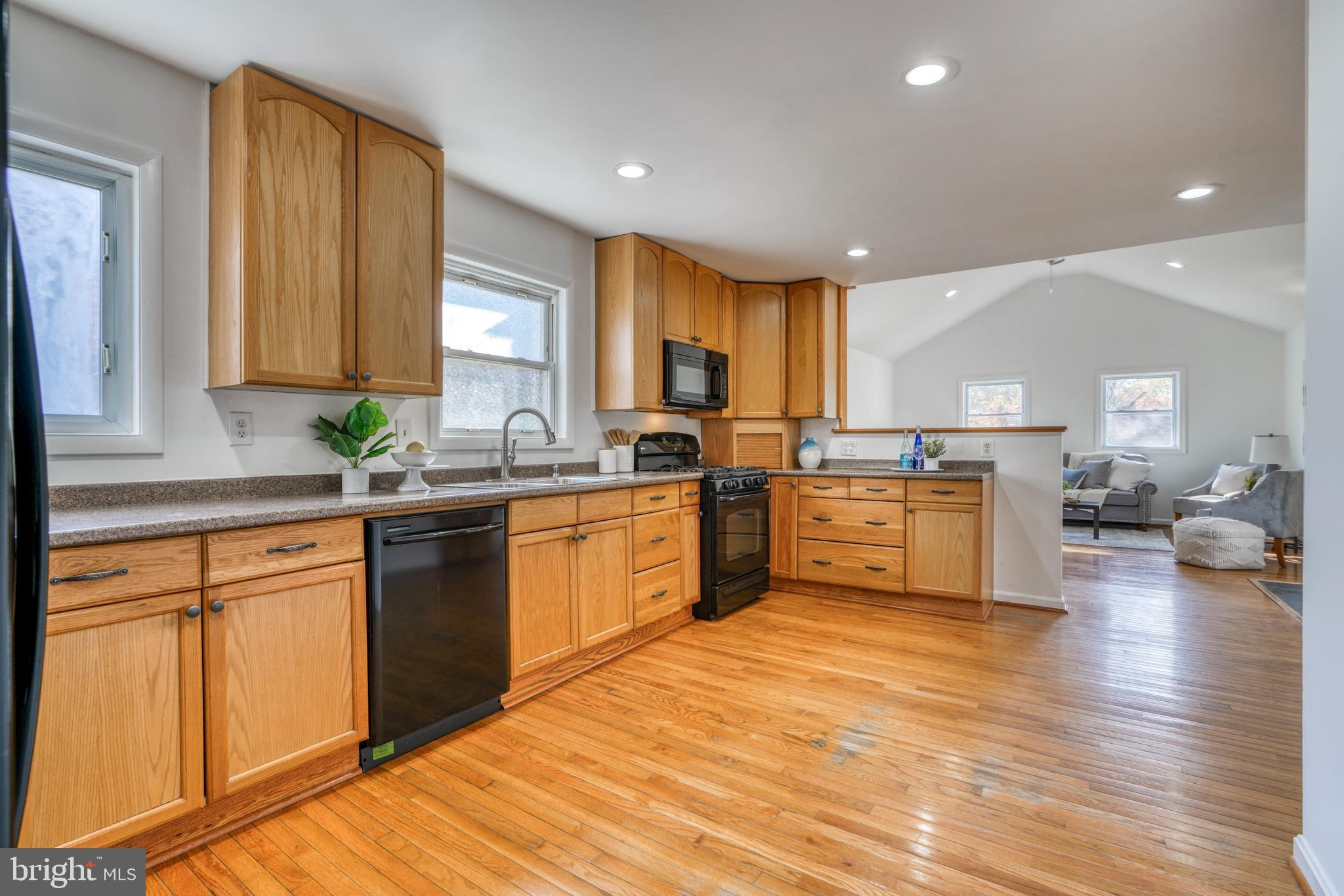 WHEATON WOODS - Residential