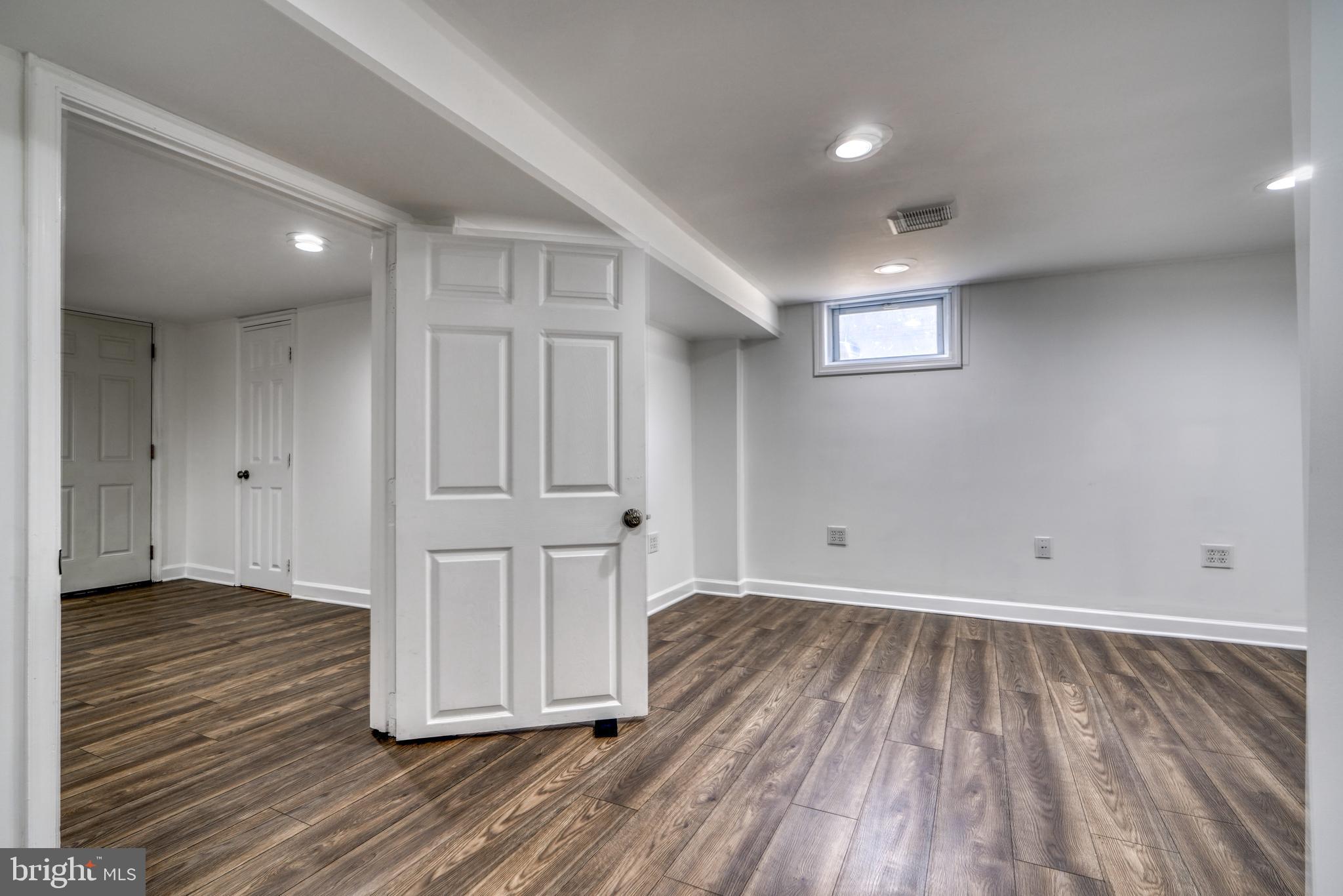 WHEATON WOODS - Residential